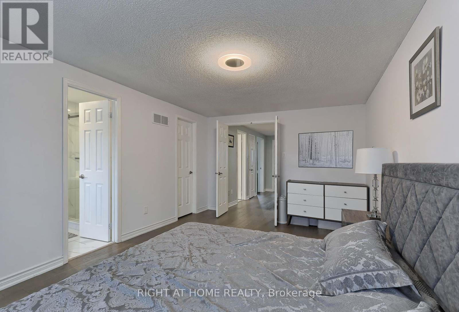 5685 Shillington Drive, Mississauga, Ontario  L5R 3N5 - Photo 18 - W12470600