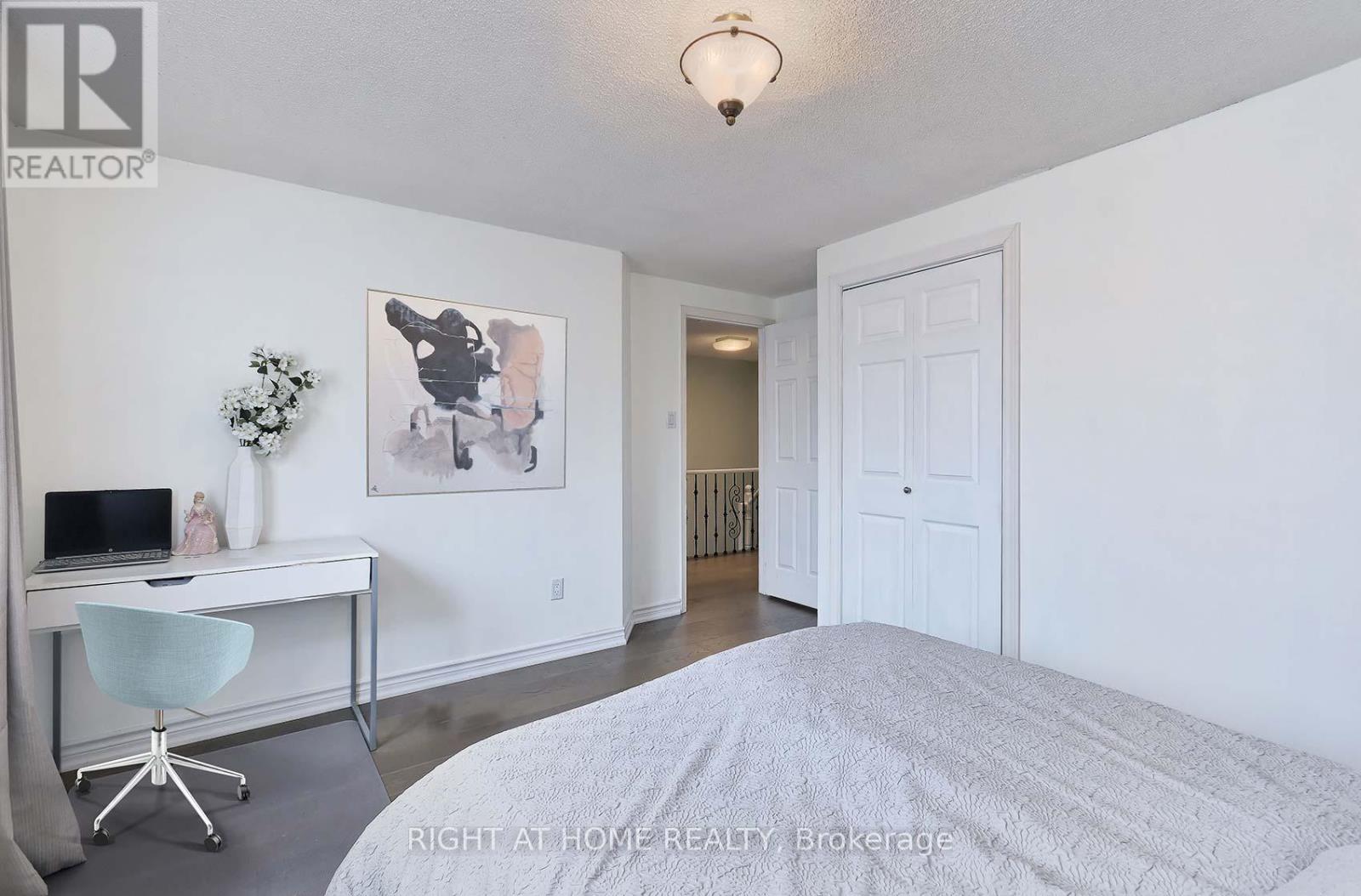 5685 Shillington Drive, Mississauga, Ontario  L5R 3N5 - Photo 21 - W12470600