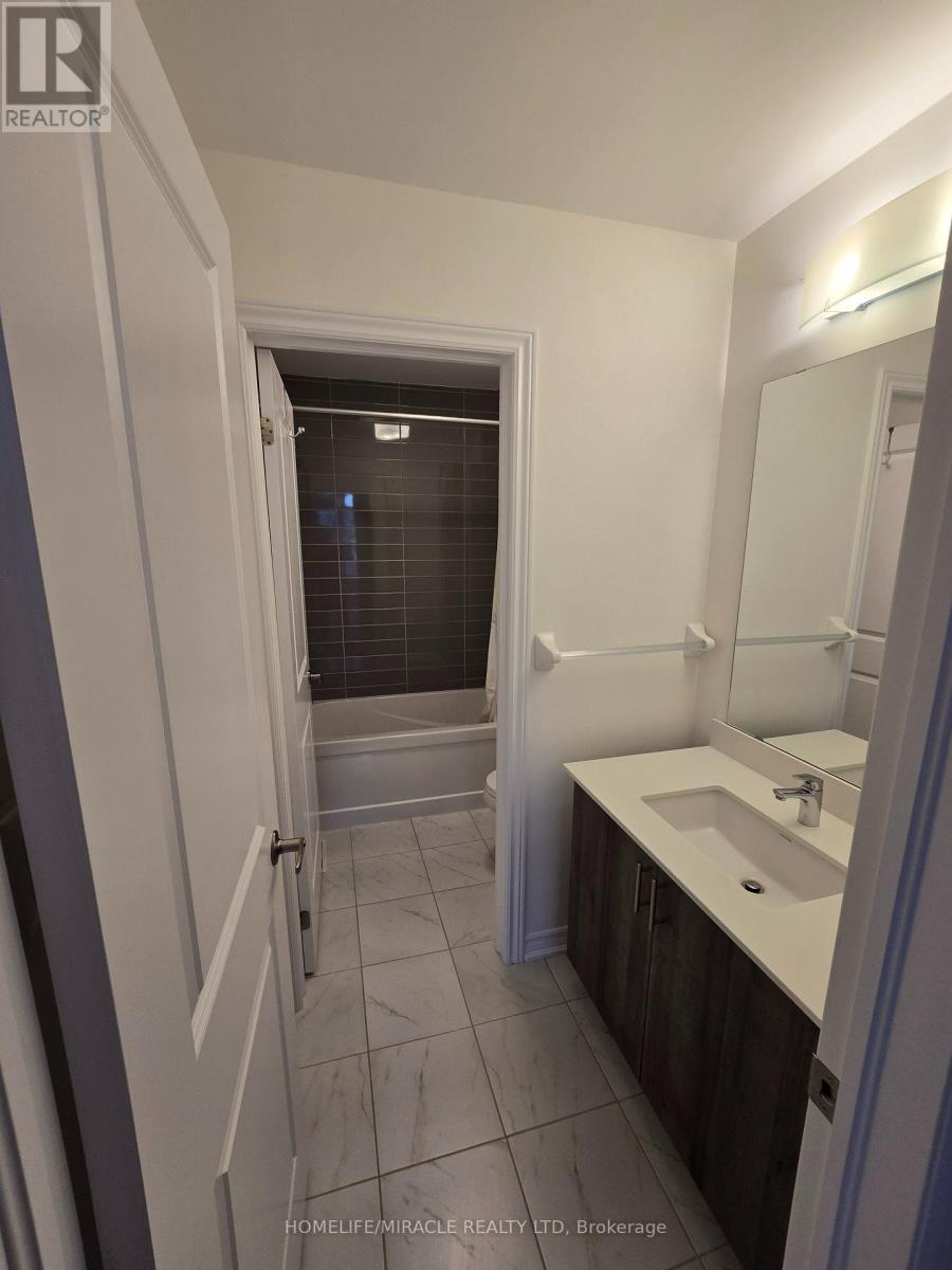 502 Parent Place, Milton, Ontario  L9E 1L4 - Photo 9 - W12466814