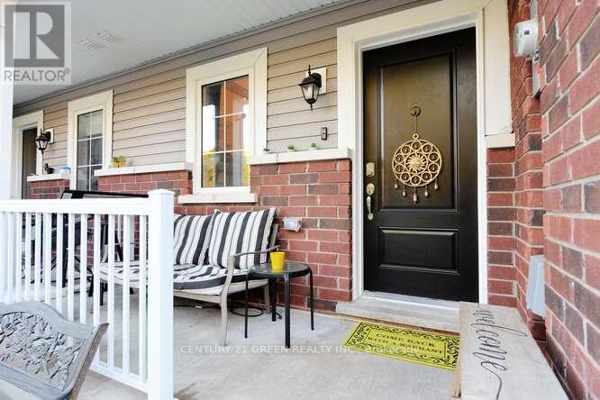 150 Winters Way, Shelburne, Ontario  L9V 3Y1 - Photo 3 - X12470597