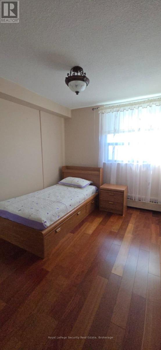 805 - 2556 Argyle Road, Mississauga, Ontario  L5B 2H6 - Photo 12 - W12470322