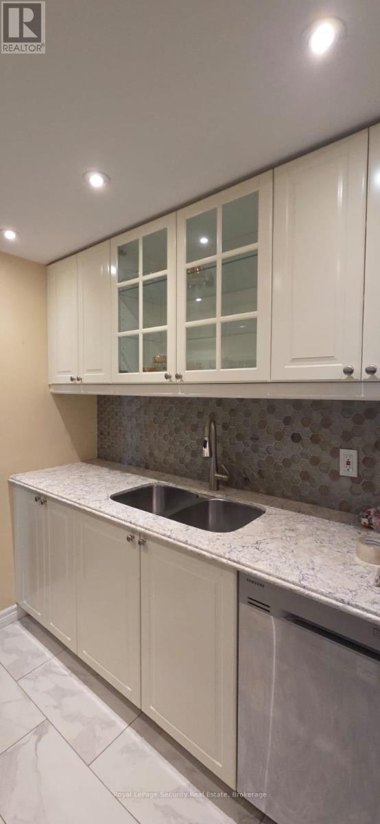 805 - 2556 Argyle Road, Mississauga, Ontario  L5B 2H6 - Photo 8 - W12470322