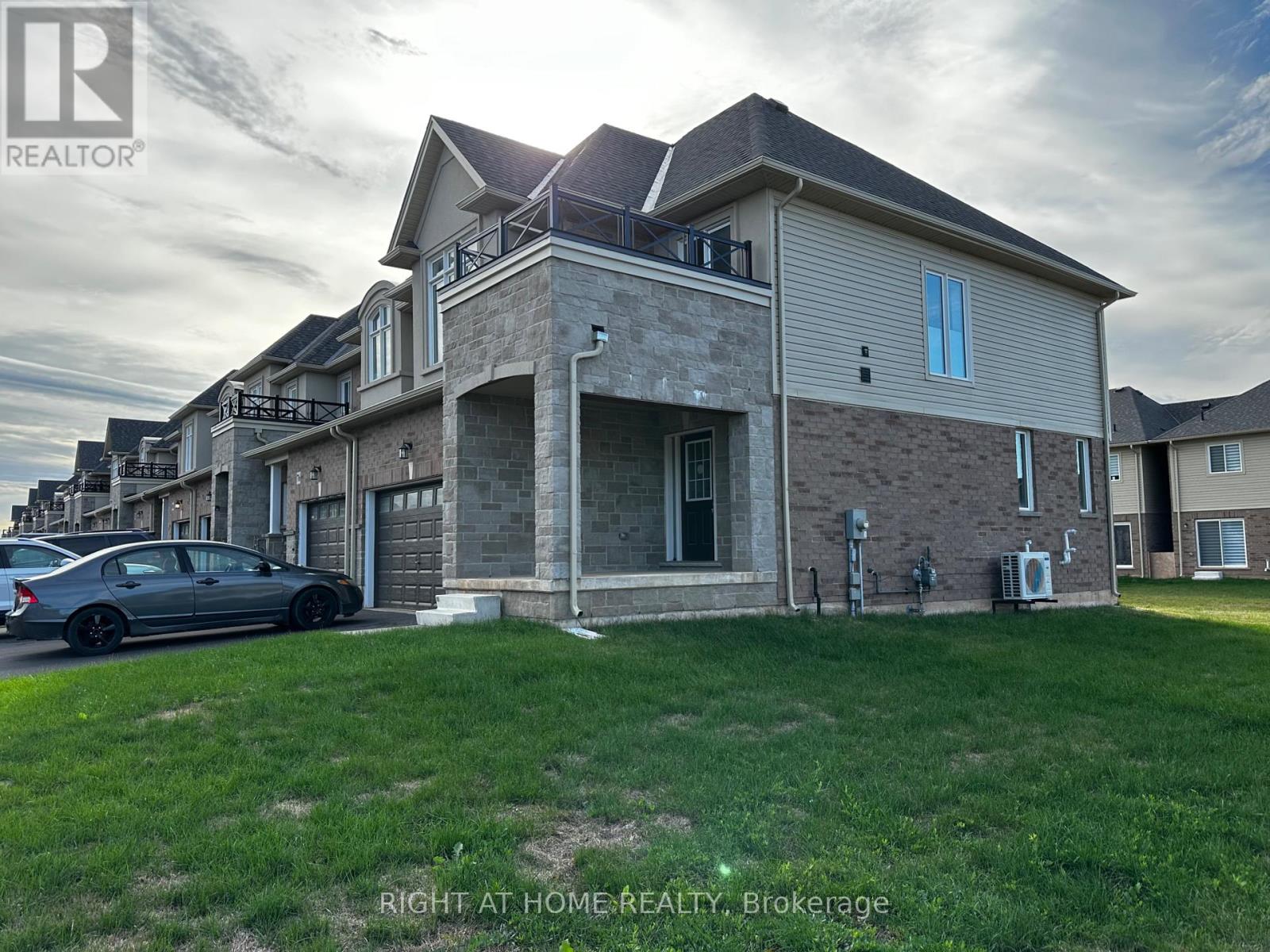 74 Pinot Crescent, Hamilton, Ontario  L8E 6G5 - Photo 18 - X12434668