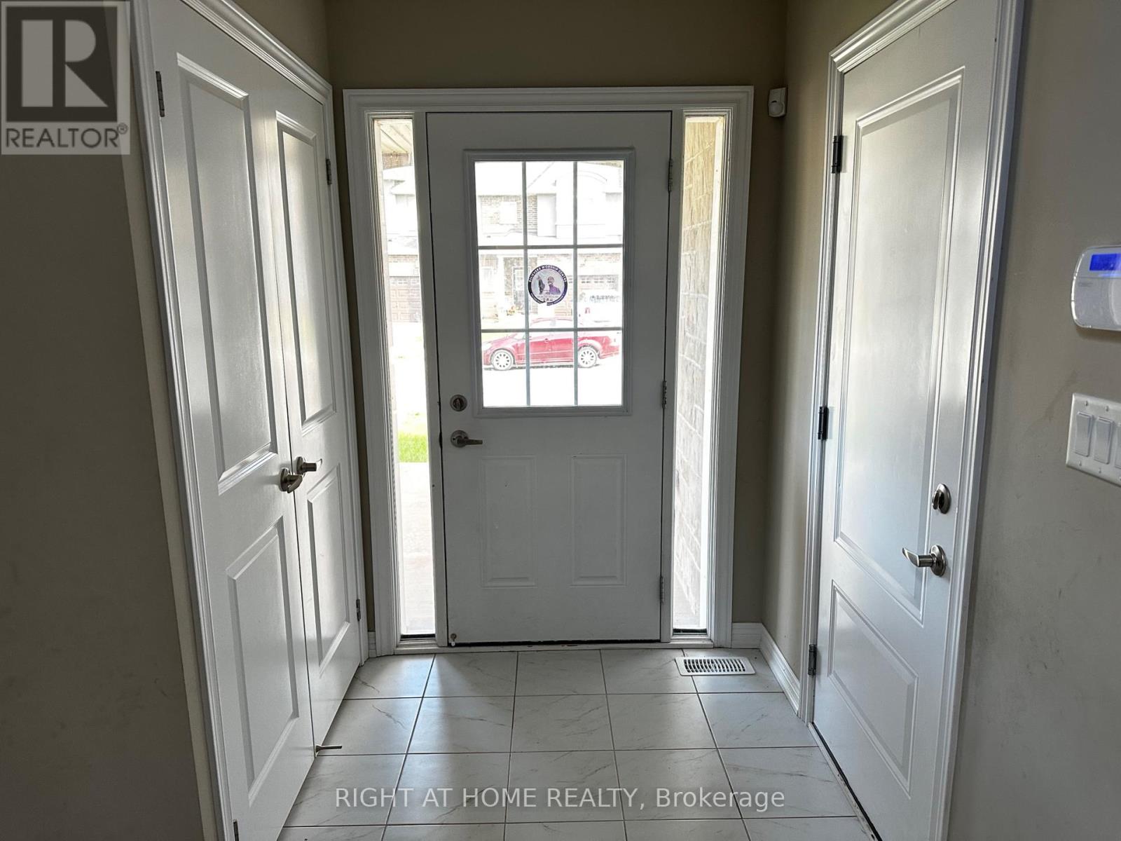 74 Pinot Crescent, Hamilton, Ontario  L8E 6G5 - Photo 3 - X12434668