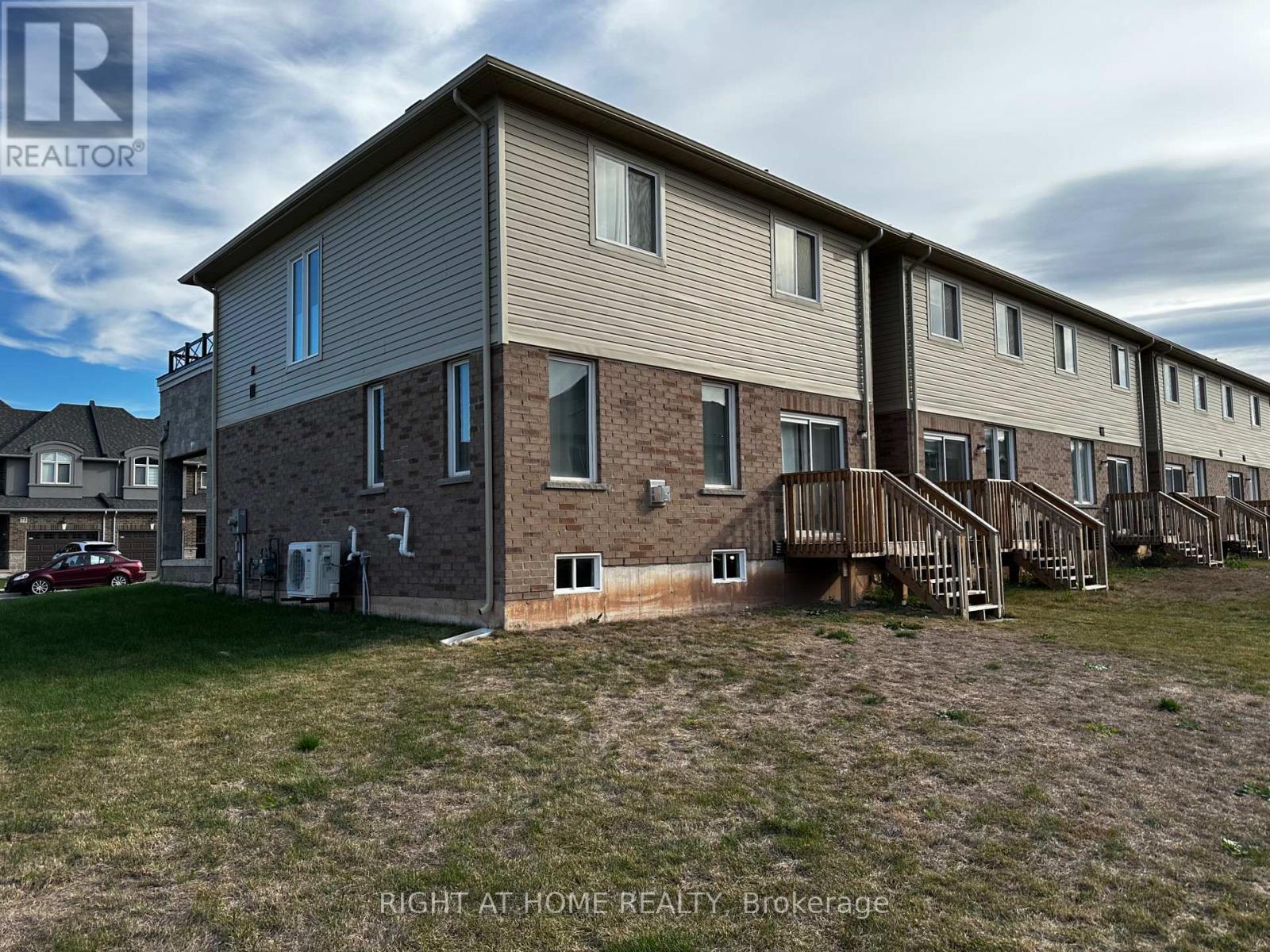 74 Pinot Crescent, Hamilton, Ontario  L8E 6G5 - Photo 19 - X12434668