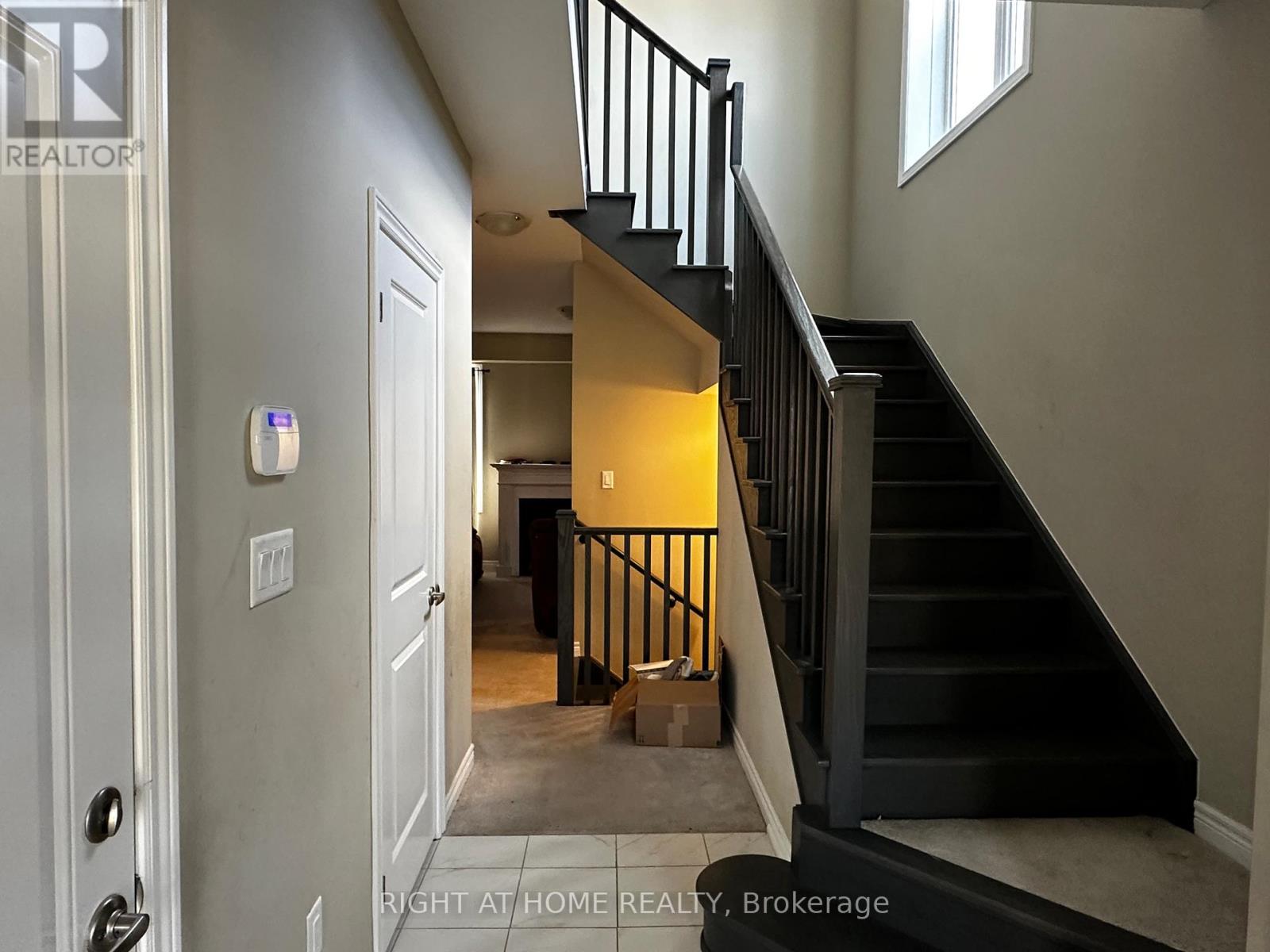 74 Pinot Crescent, Hamilton, Ontario  L8E 6G5 - Photo 4 - X12434668