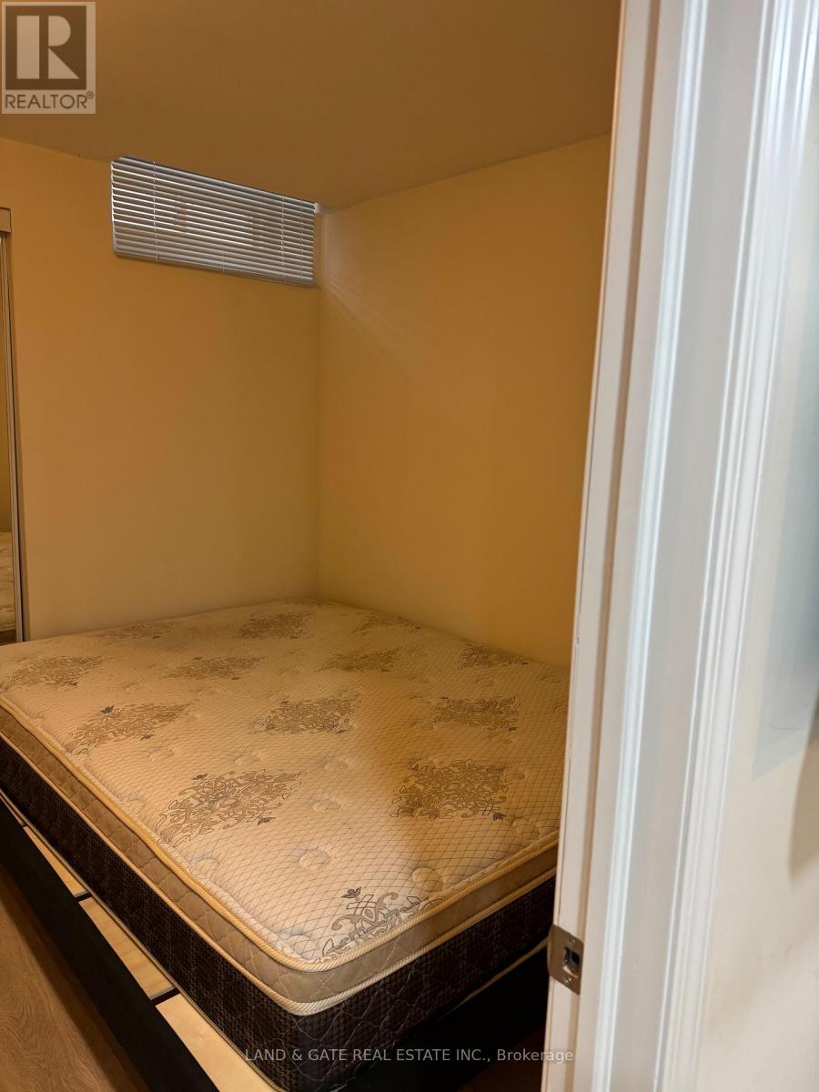 49 Everingham Circle, Brampton, Ontario  L6R 0R9 - Photo 2 - W12470617