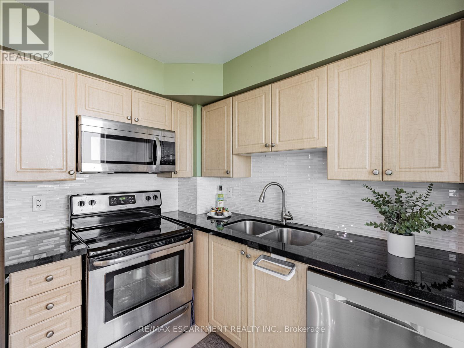 1110 - 235 Sherway Gardens Road, Toronto, Ontario  M9C 0A2 - Photo 10 - W12470609