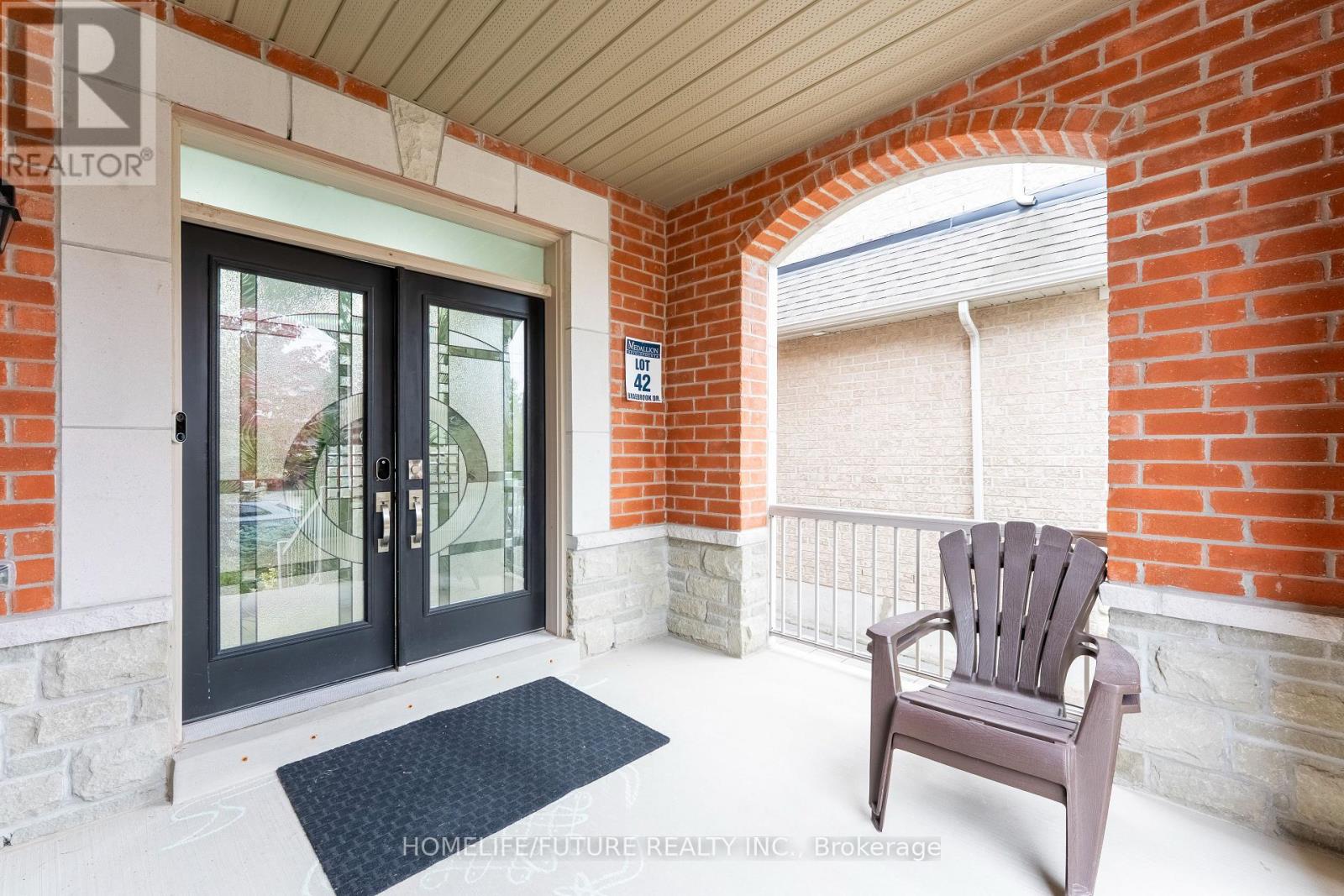 152 Braebrook Drive, Whitby, Ontario  L1R 0M9 - Photo 5 - E12467193