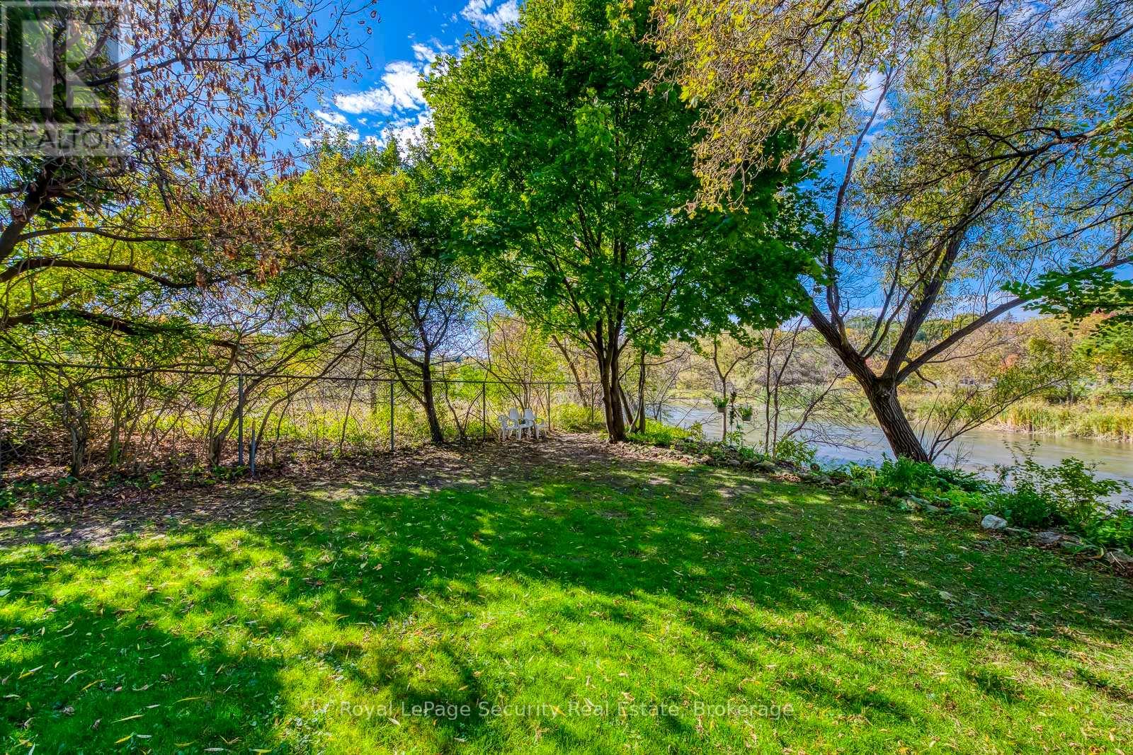 2005 - 260 Scarlett Road, Toronto, Ontario  M6N 4X6 - Photo 46 - W12468941