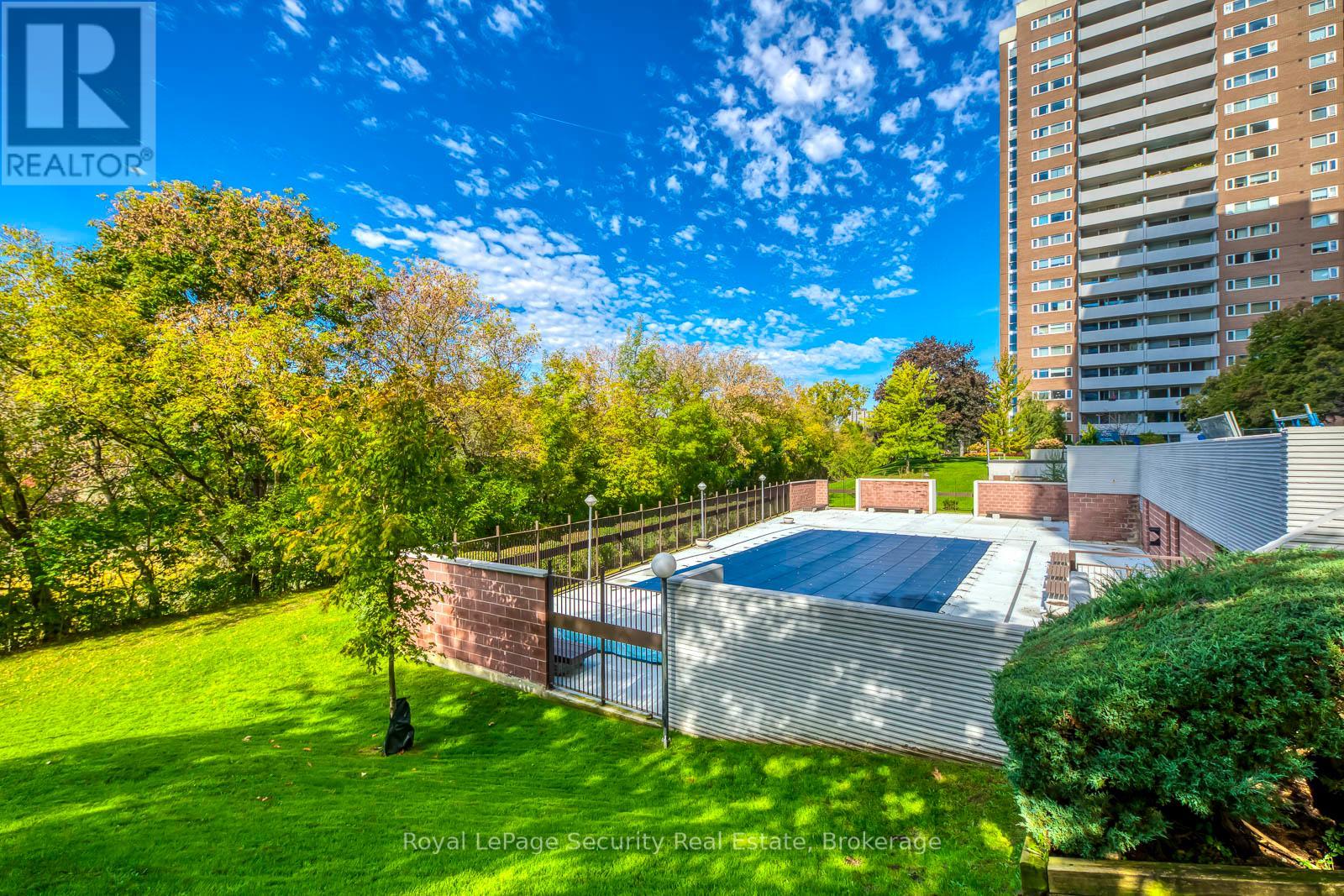 2005 - 260 Scarlett Road, Toronto, Ontario  M6N 4X6 - Photo 47 - W12468941