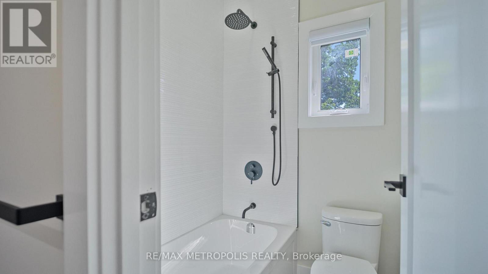 39 Kenworthy Avenue, Toronto, Ontario  M1L 3B1 - Photo 34 - E12451737