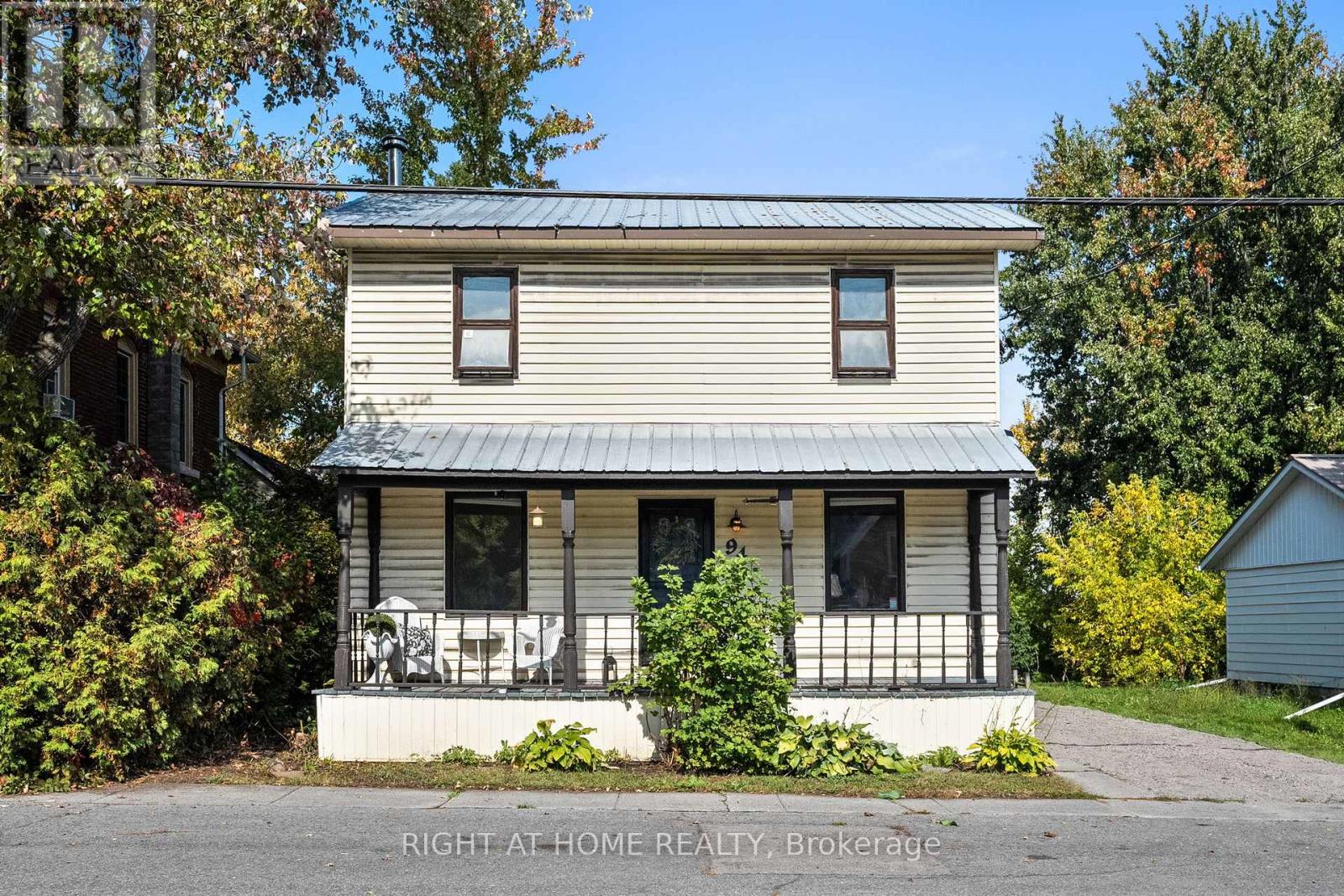 94 Main Street, North Dundas, Ontario  K0A 2R0 - Photo 2 - X12432343
