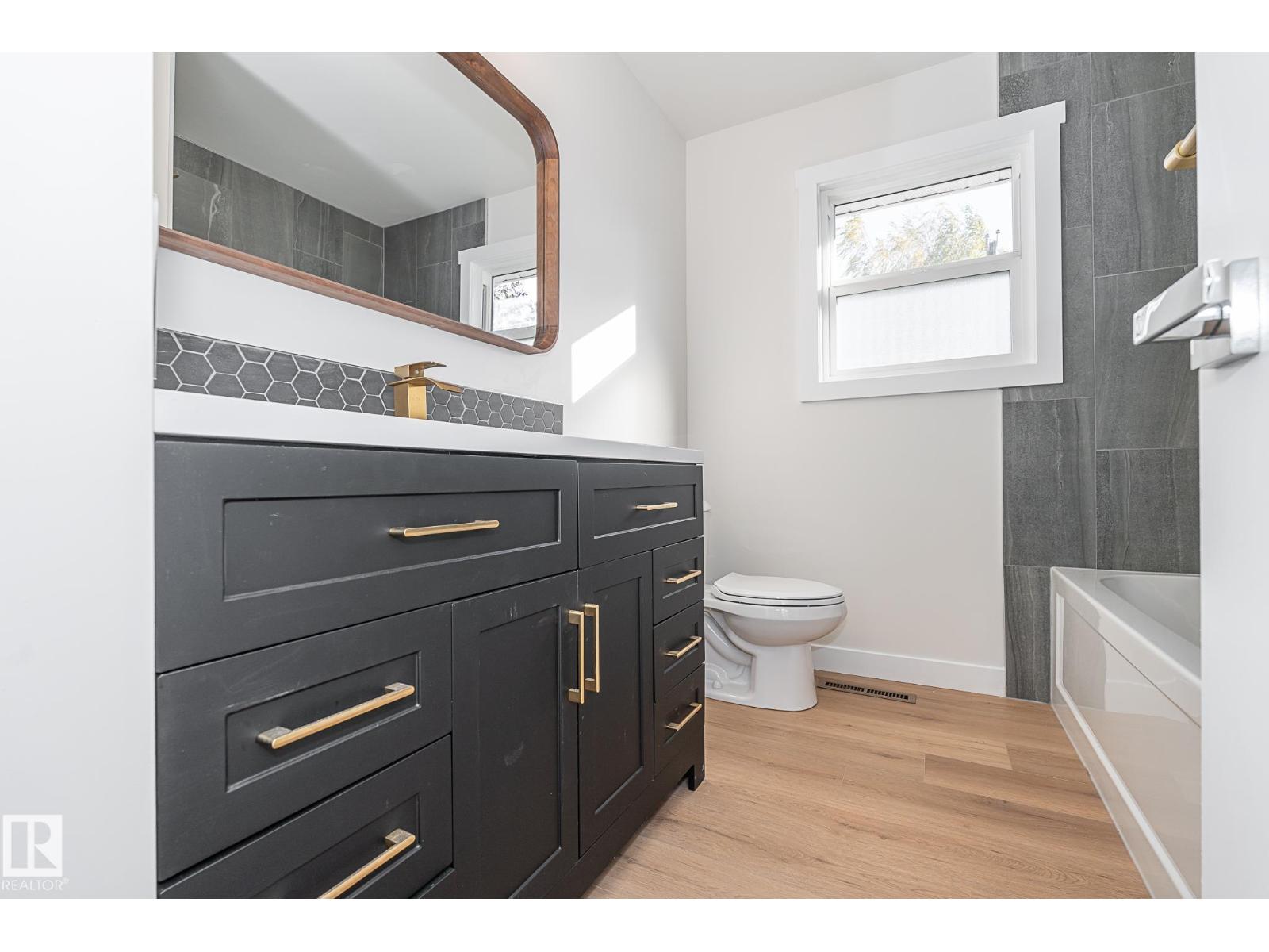6807 98a Av Nw, Edmonton, Alberta  T6A 0B9 - Photo 14 - E4462735