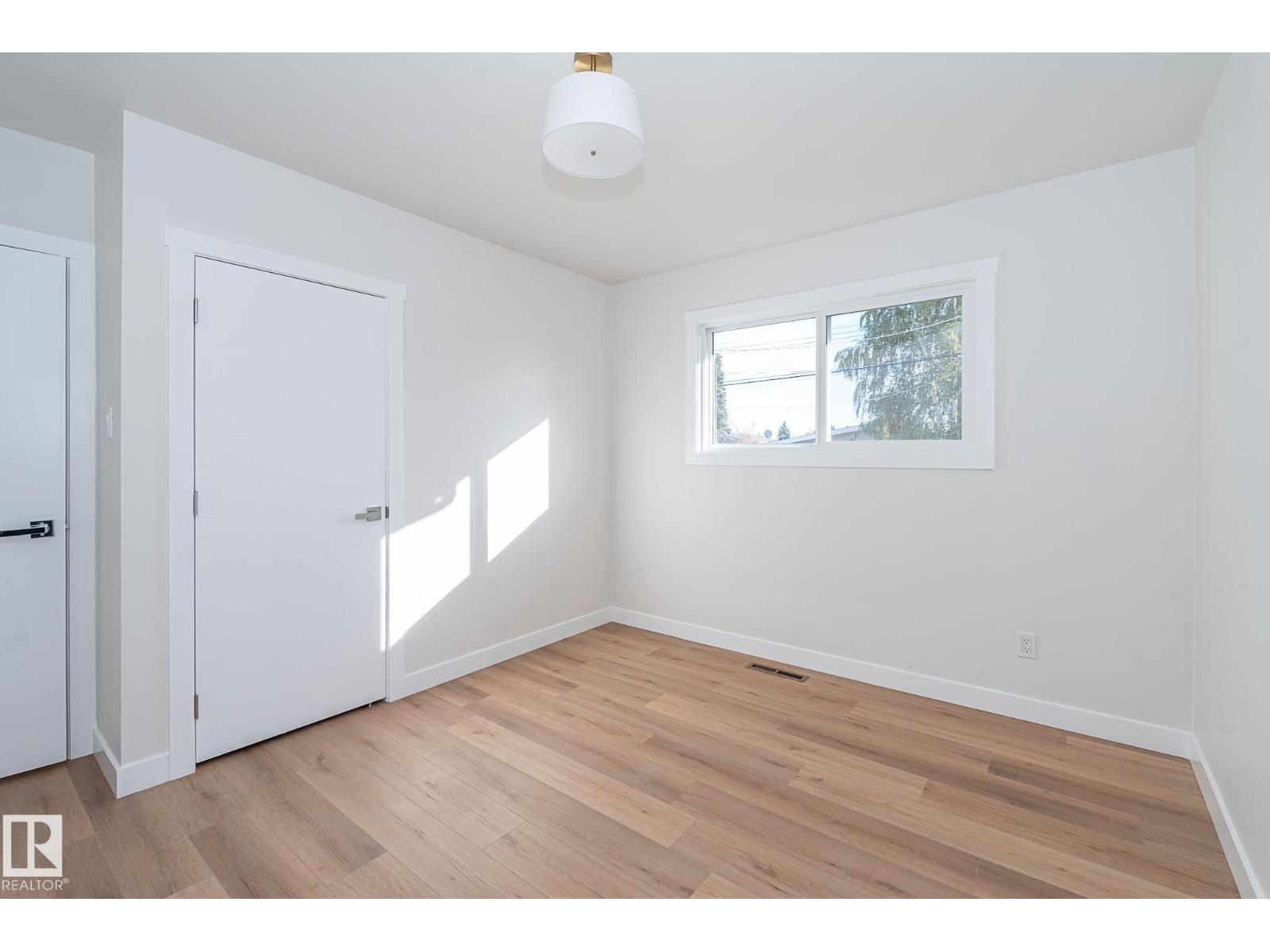 6807 98a Av Nw, Edmonton, Alberta  T6A 0B9 - Photo 23 - E4462735