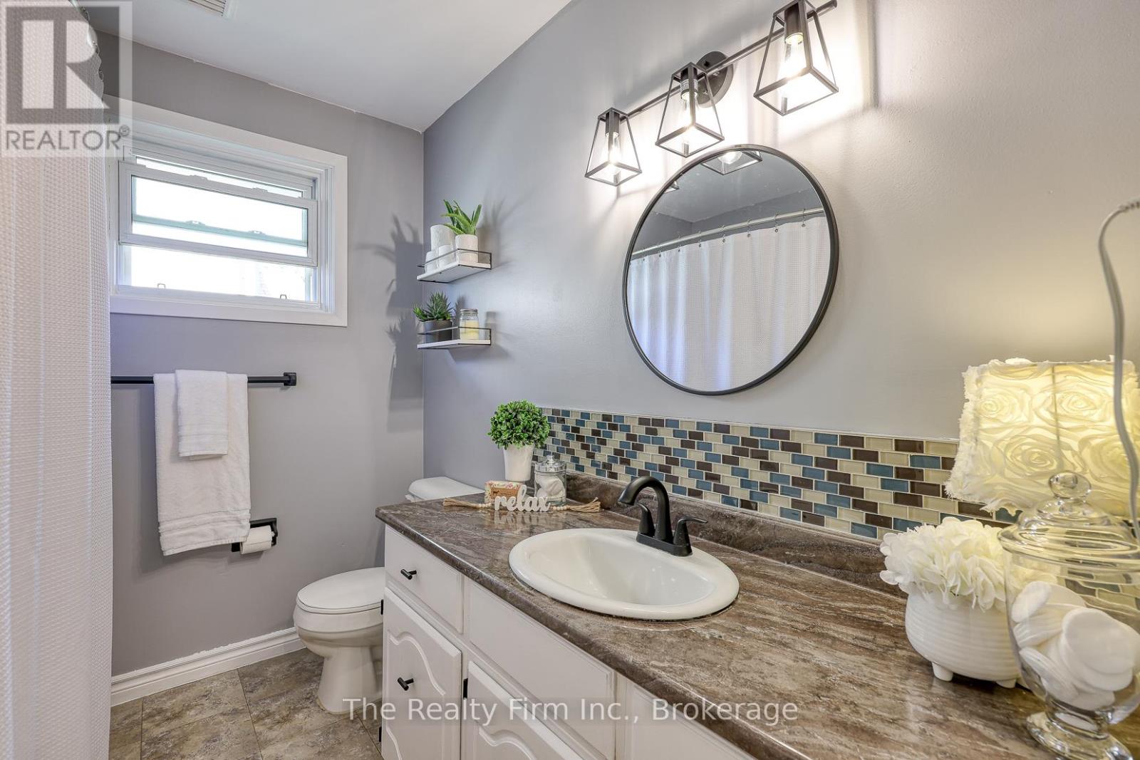 206 Charles Street E, Ingersoll, Ontario  N5C 1K4 - Photo 20 - X12366586