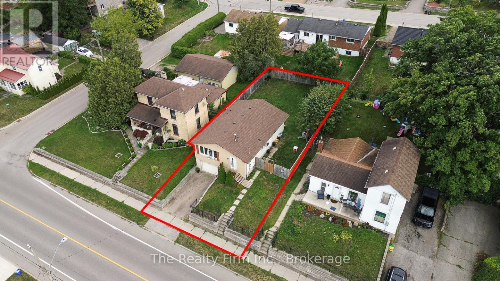 206 Charles Street E, Ingersoll, Ontario  N5C 1K4 - Photo 3 - X12366586