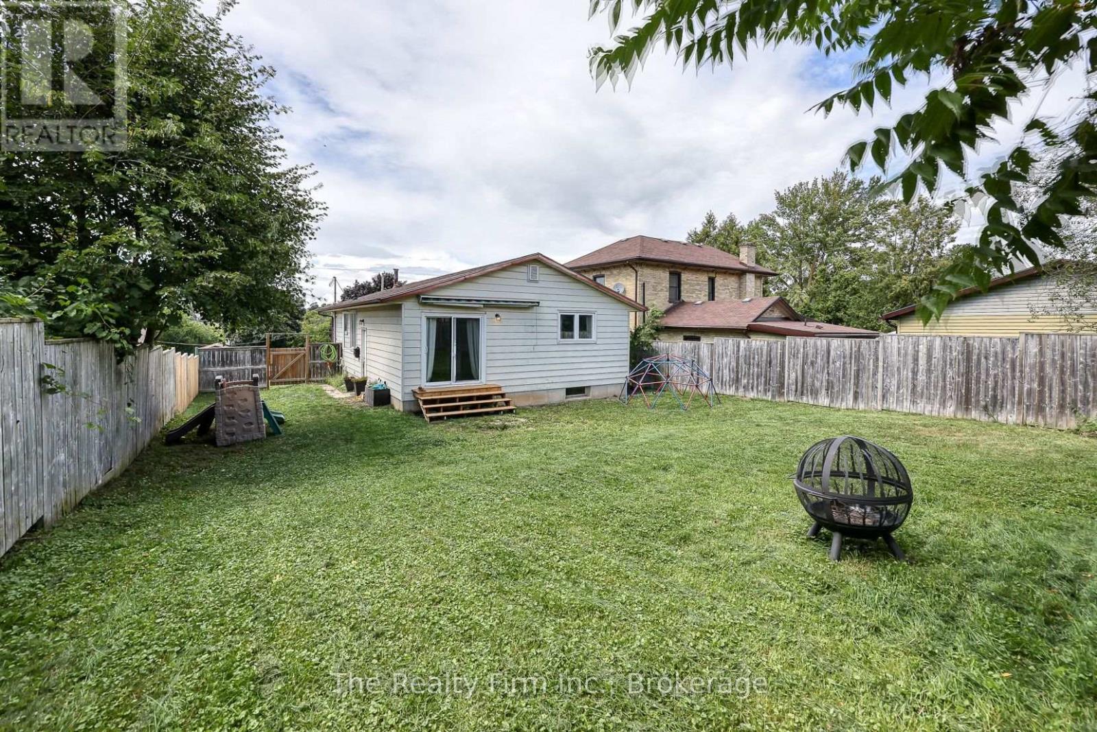 206 Charles Street E, Ingersoll, Ontario  N5C 1K4 - Photo 35 - X12366586