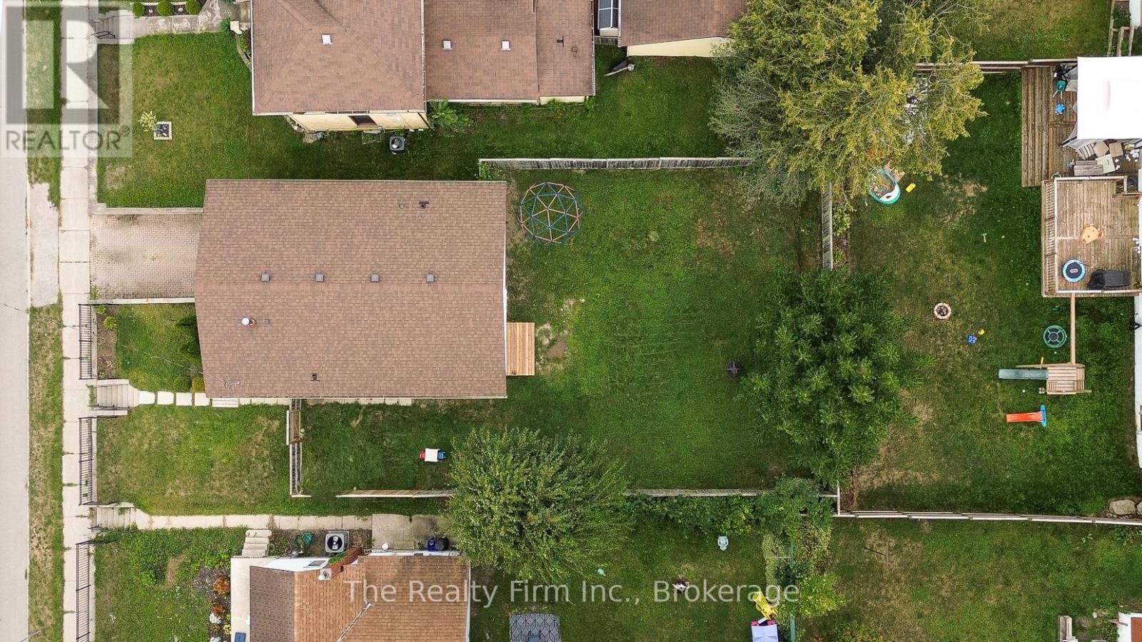 206 Charles Street E, Ingersoll, Ontario  N5C 1K4 - Photo 4 - X12366586