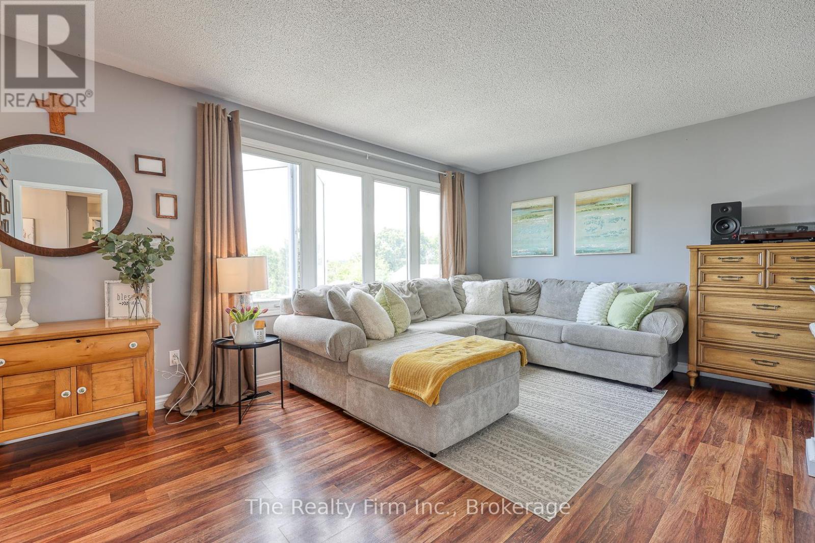 206 Charles Street E, Ingersoll, Ontario  N5C 1K4 - Photo 9 - X12366586