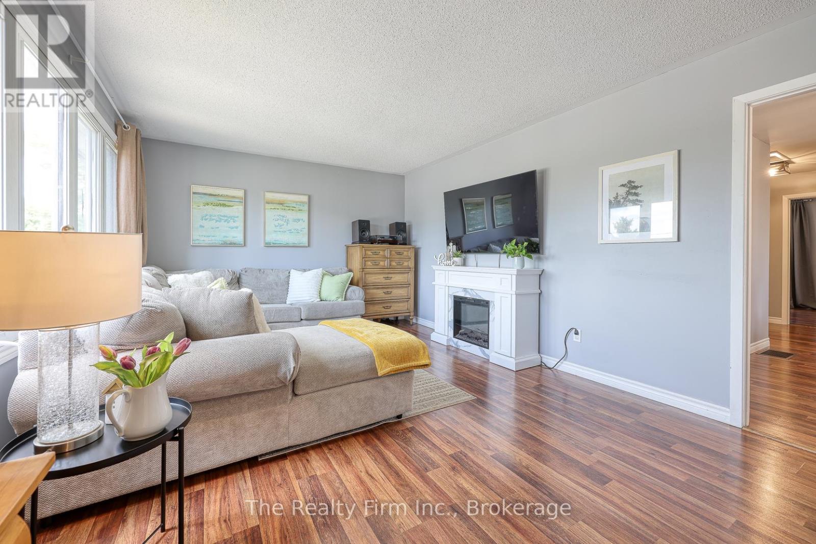 206 Charles Street E, Ingersoll, Ontario  N5C 1K4 - Photo 8 - X12366586