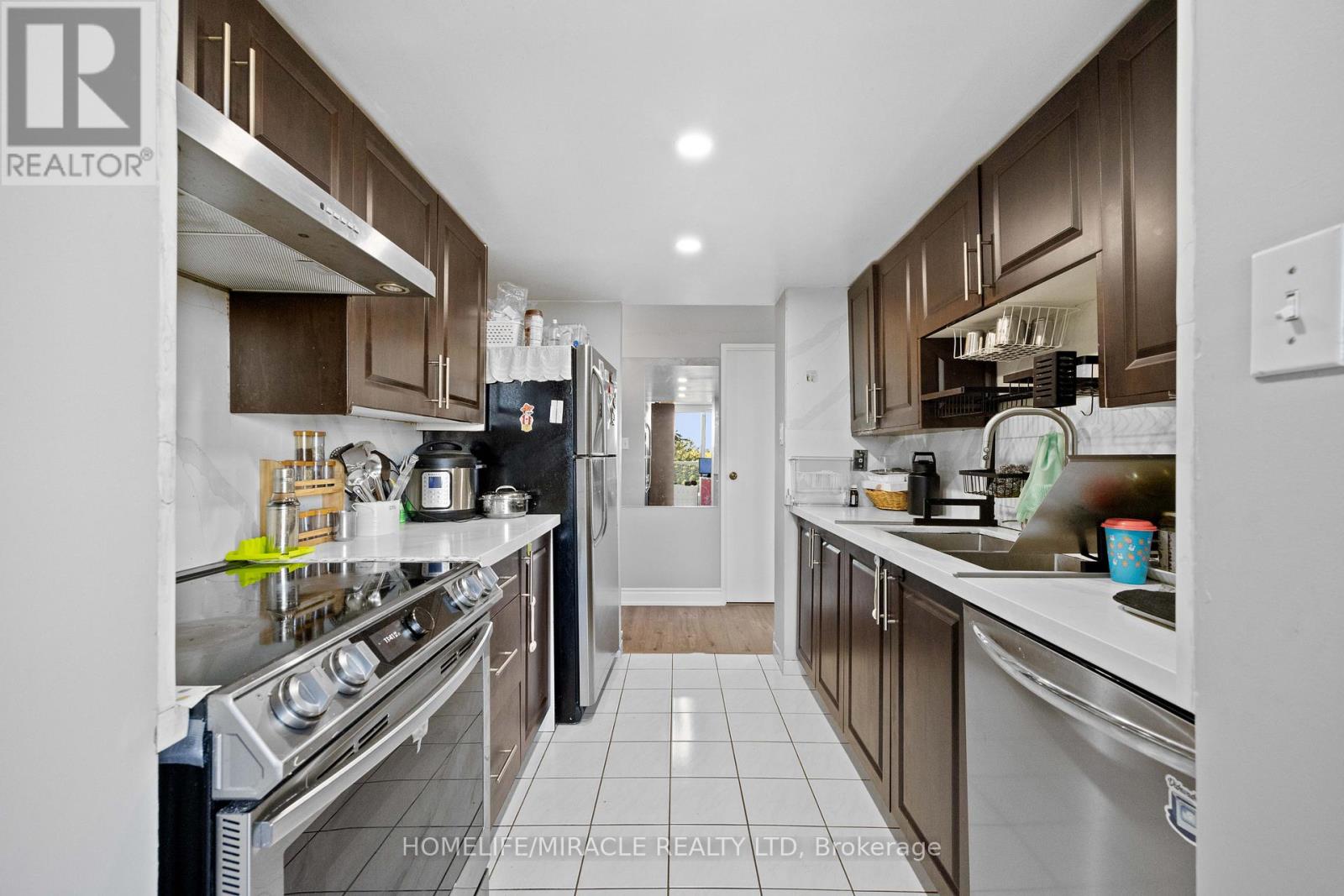 307 - 1 Rowntree Road, Toronto, Ontario  M9V 5G7 - Photo 12 - W12452804