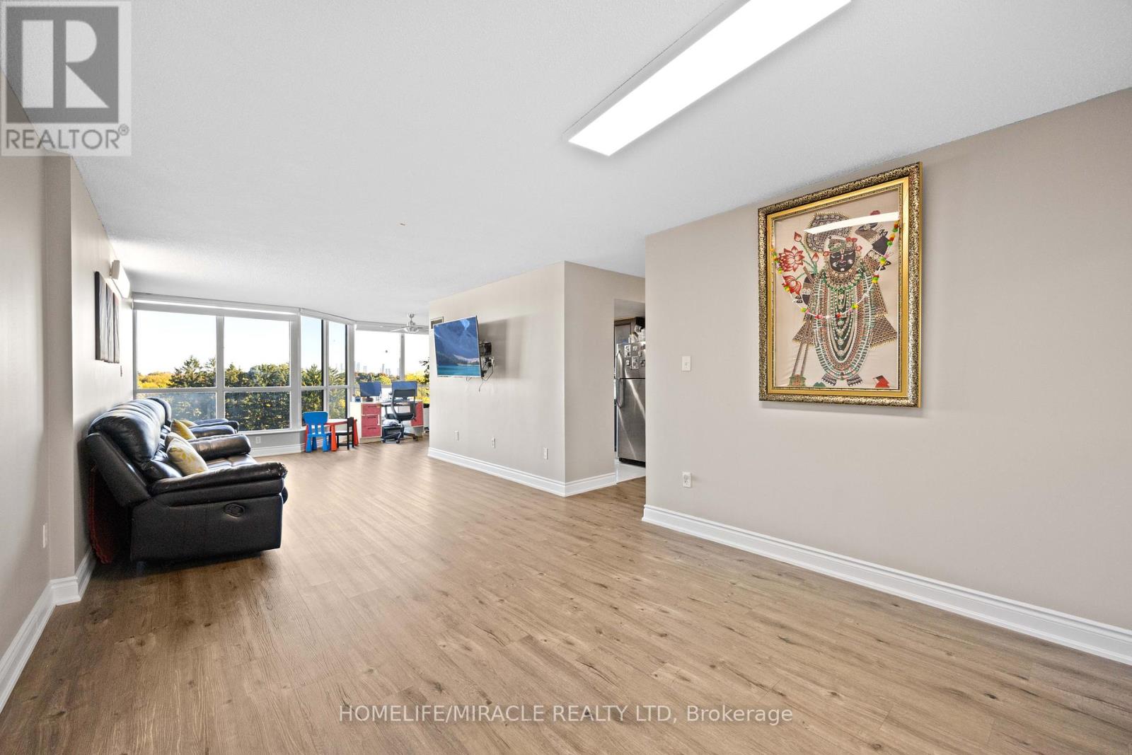 307 - 1 Rowntree Road, Toronto, Ontario  M9V 5G7 - Photo 5 - W12452804
