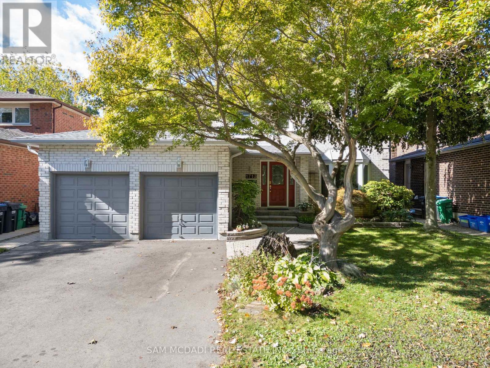 1713 Pengilley Place, Mississauga (Clarkson), Ontario  L5J 4R8 - Photo 2 - W12470518