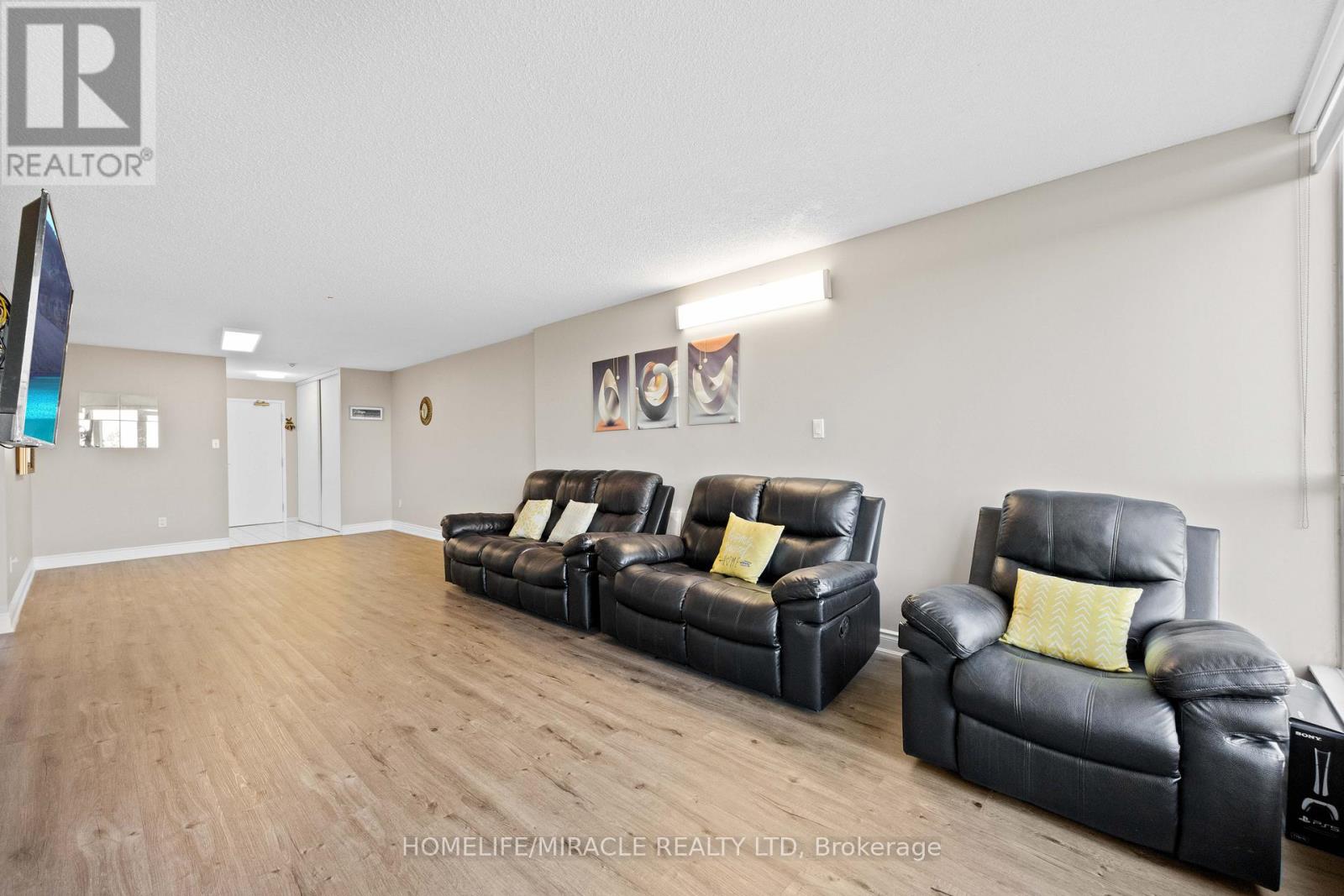 307 - 1 Rowntree Road, Toronto, Ontario  M9V 5G7 - Photo 9 - W12452804