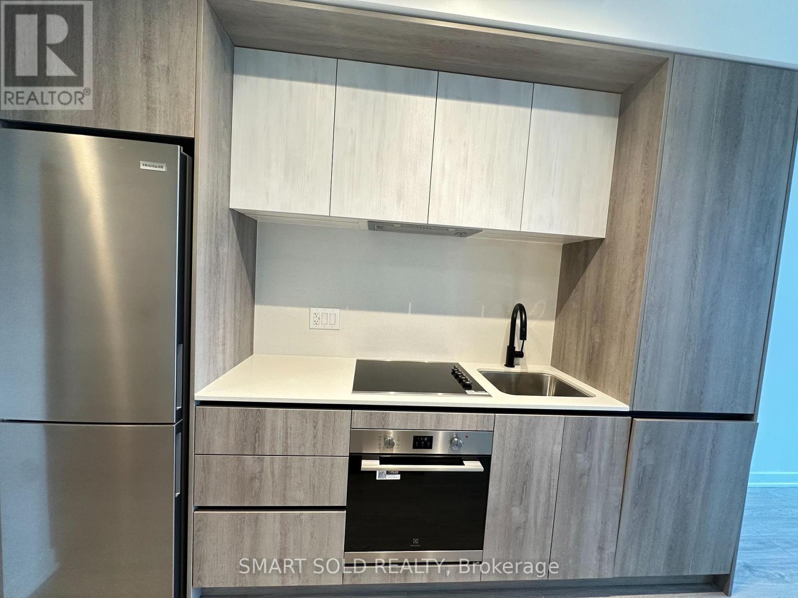 606 - 2495 Eglinton Avenue W, Mississauga, Ontario  L5M 2V8 - Photo 11 - W12470618