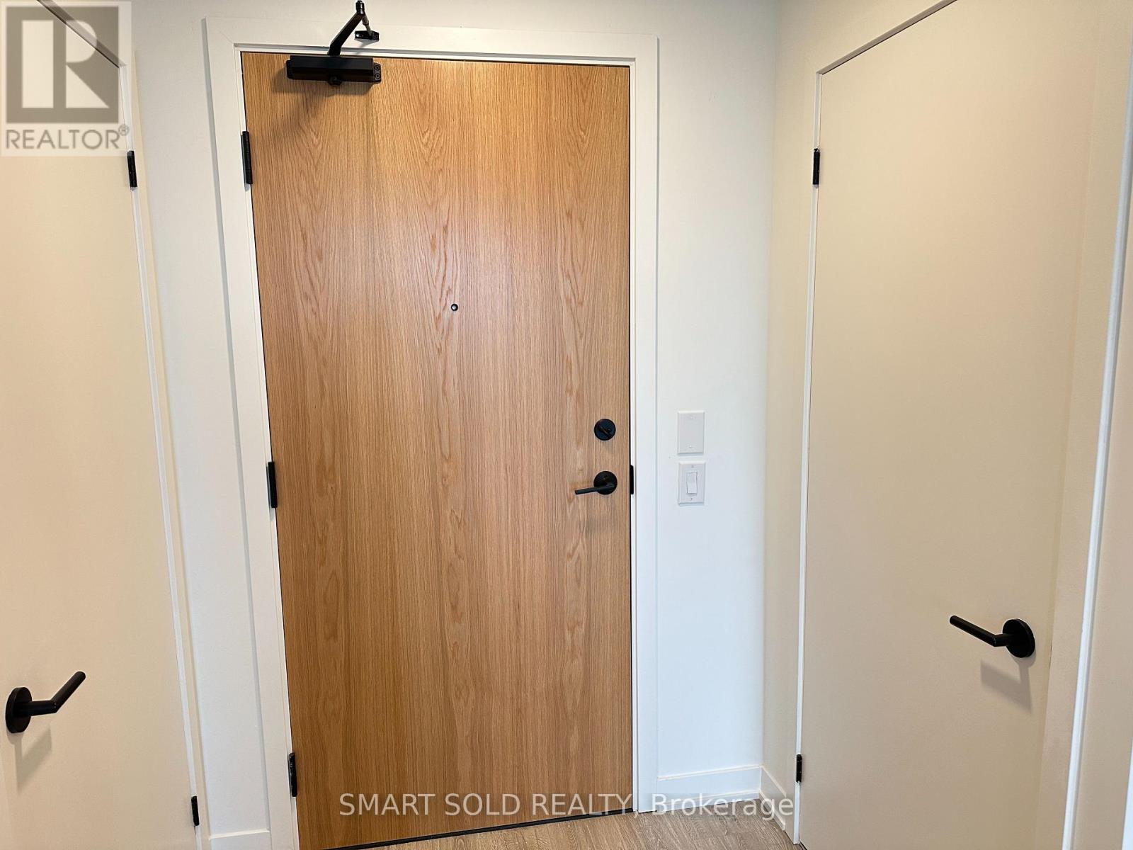 606 - 2495 Eglinton Avenue W, Mississauga, Ontario  L5M 2V8 - Photo 4 - W12470618