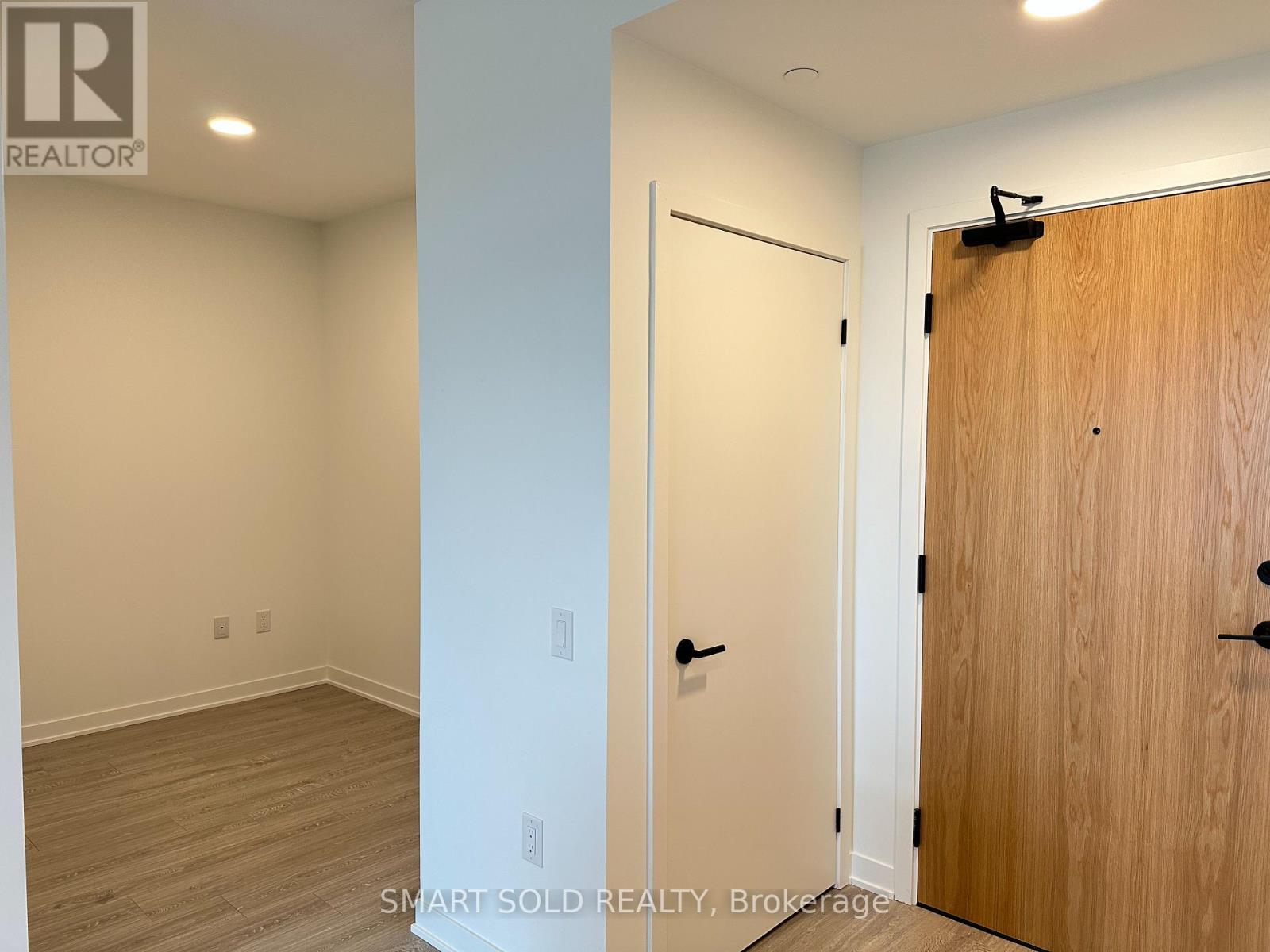 606 - 2495 Eglinton Avenue W, Mississauga, Ontario  L5M 2V8 - Photo 8 - W12470618