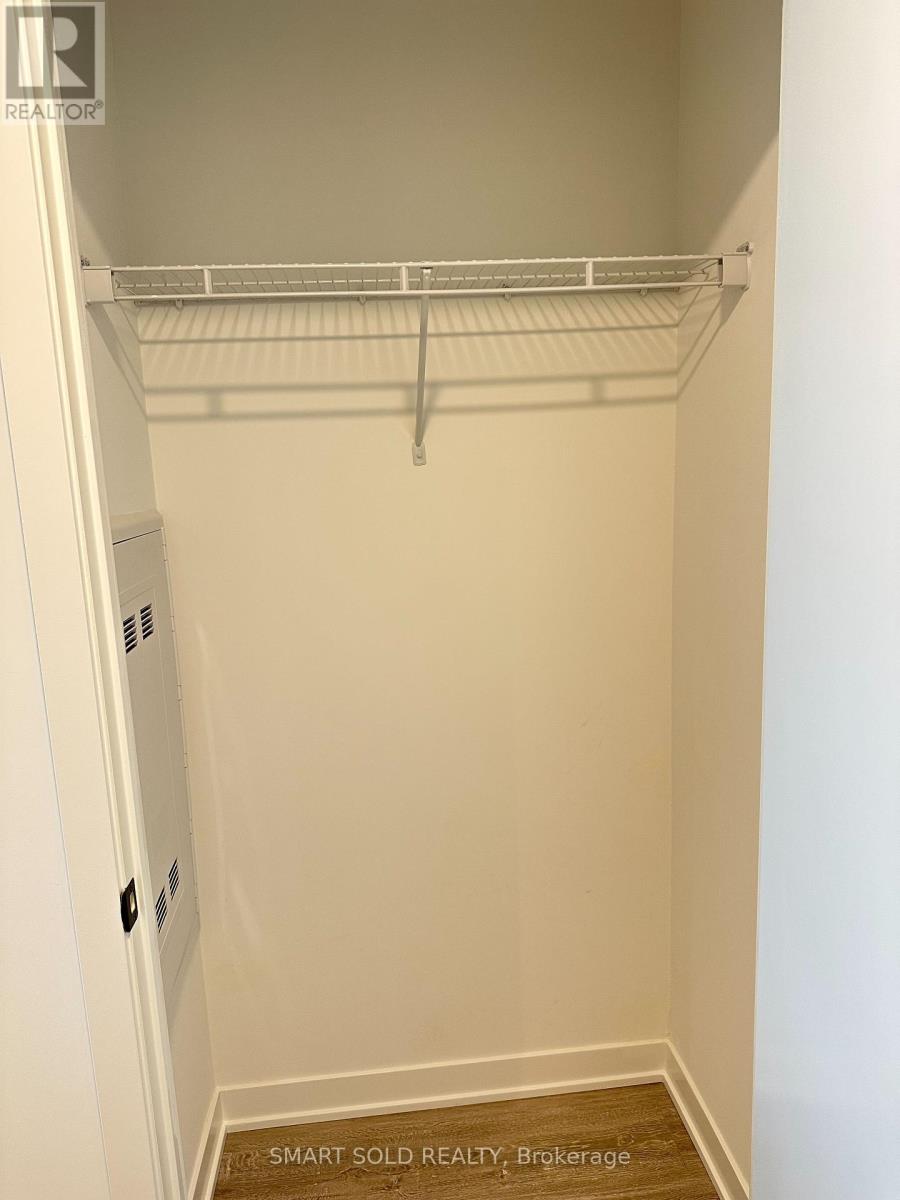 606 - 2495 Eglinton Avenue W, Mississauga, Ontario  L5M 2V8 - Photo 9 - W12470618
