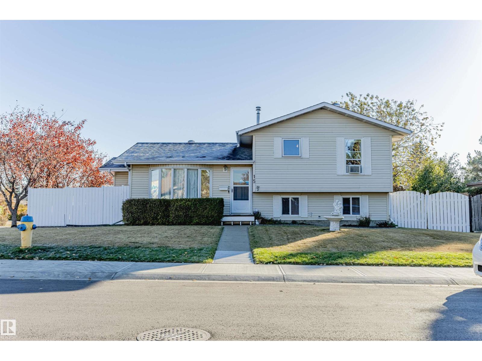 15 WILLIAM HUSTLER CR NW NW, Edmonton, Alberta