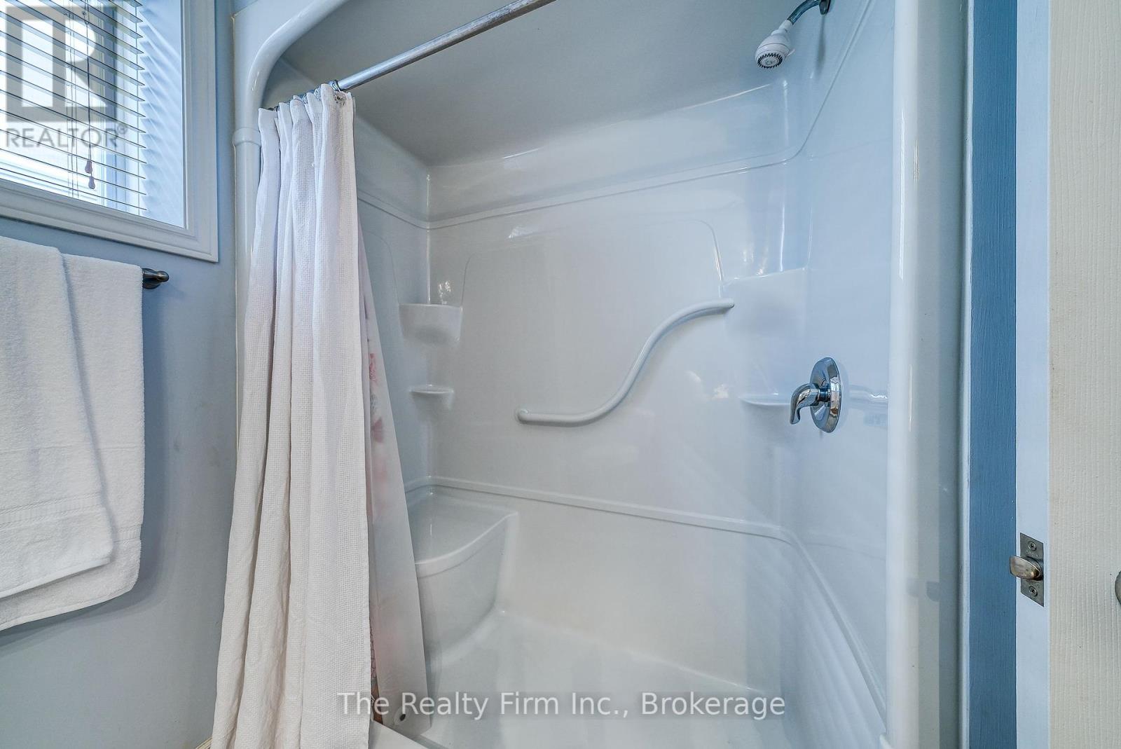 4 Kerr Crescent, Ingersoll, Ontario  N5C 4H2 - Photo 31 - X12373760