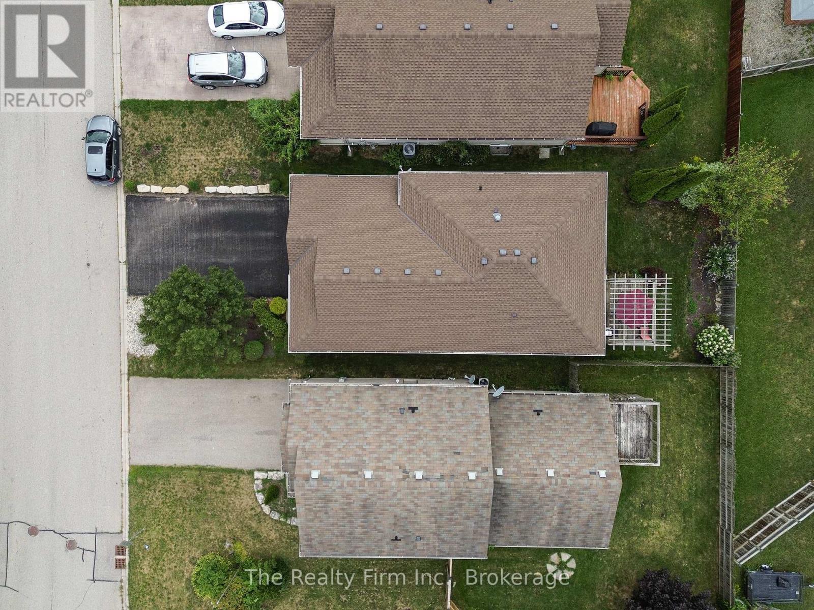 4 Kerr Crescent, Ingersoll, Ontario  N5C 4H2 - Photo 4 - X12373760