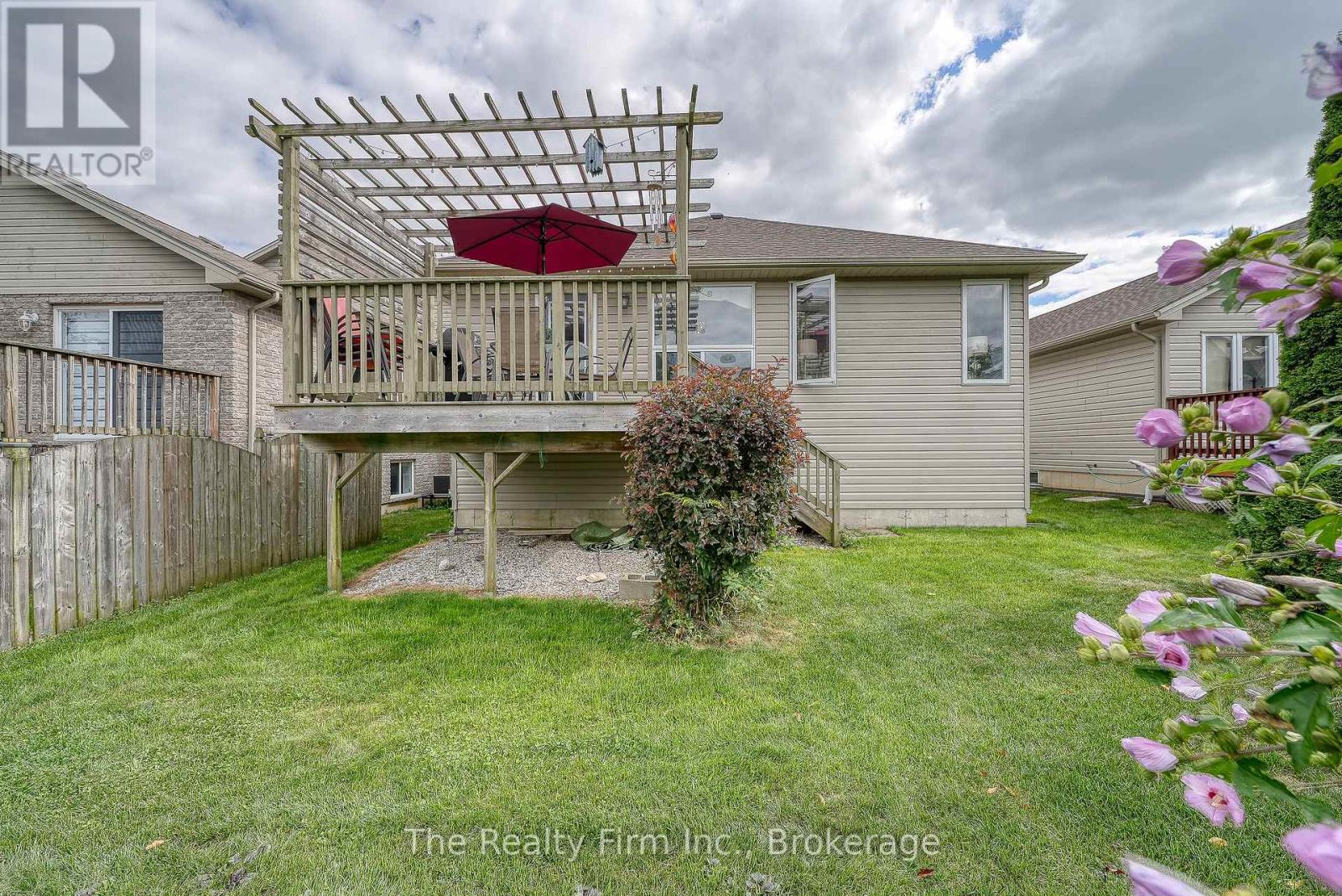 4 Kerr Crescent, Ingersoll, Ontario  N5C 4H2 - Photo 43 - X12373760