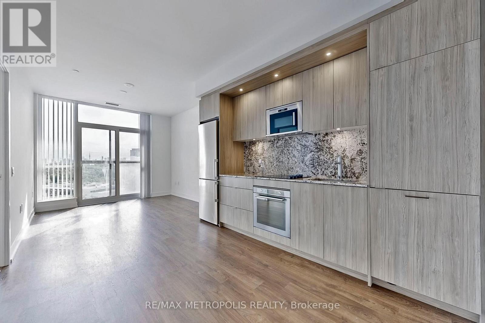 638 - 20 Inn On The Park Drive, Toronto, Ontario  M3C 0P8 - Photo 6 - C12470644