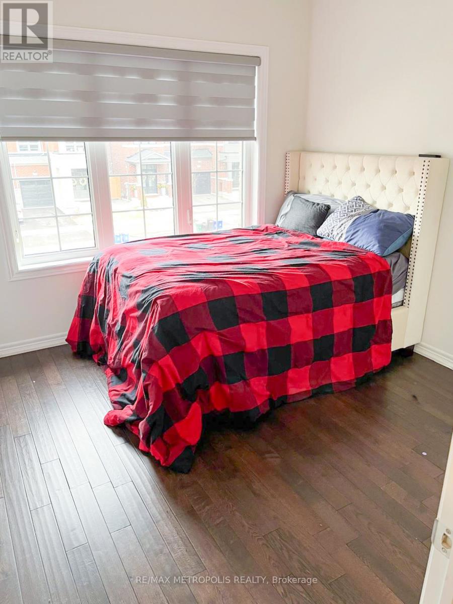 565 Barons Street, Vaughan, Ontario  L4H 5C3 - Photo 11 - N12470642