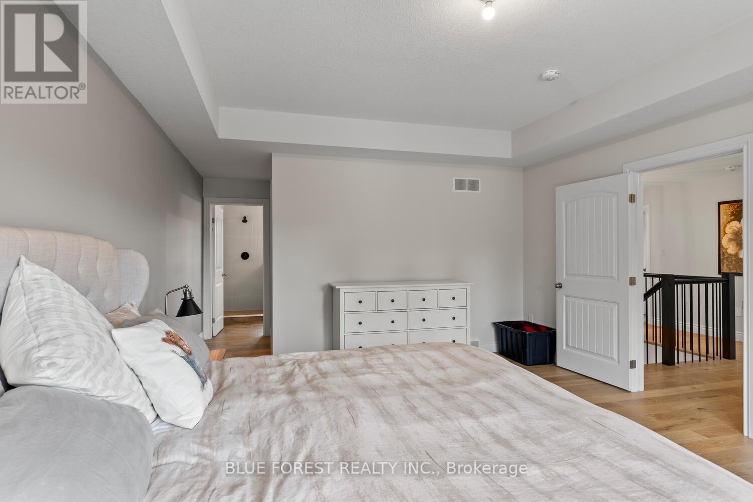 12 Violet Court, Middlesex Centre (Ilderton), Ontario  N0M 2A0 - Photo 24 - X12470505