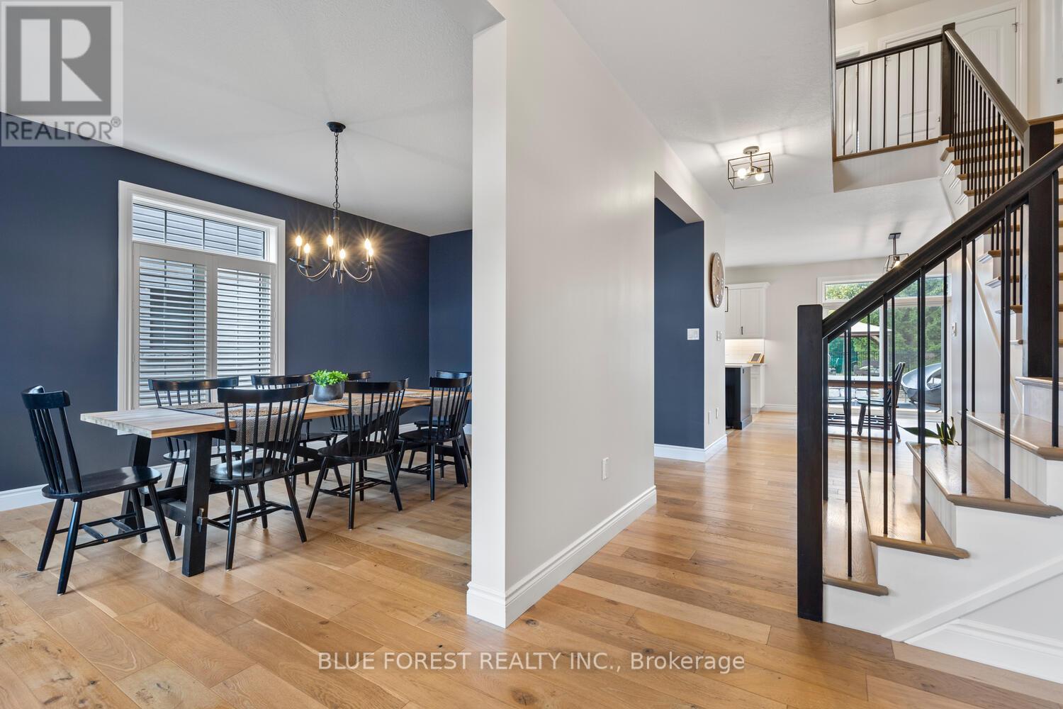 12 Violet Court, Middlesex Centre (Ilderton), Ontario  N0M 2A0 - Photo 6 - X12470505