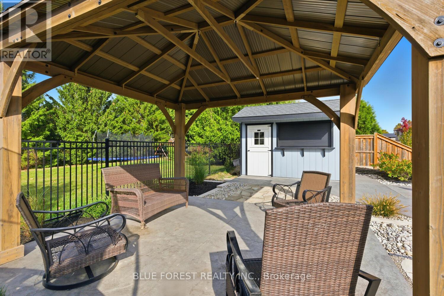 12 Violet Court, Middlesex Centre (Ilderton), Ontario  N0M 2A0 - Photo 43 - X12470505
