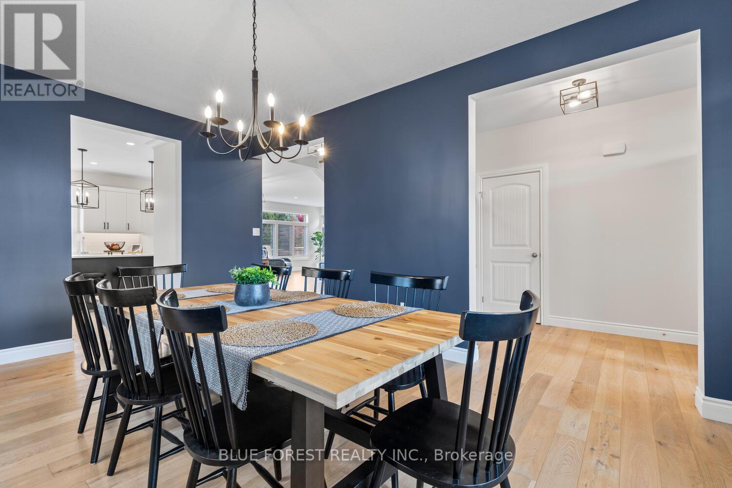 12 Violet Court, Middlesex Centre (Ilderton), Ontario  N0M 2A0 - Photo 8 - X12470505