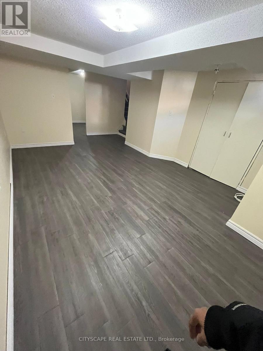 27 Frost King Lane, Toronto, Ontario  M9W 0A5 - Photo 15 - W12470628