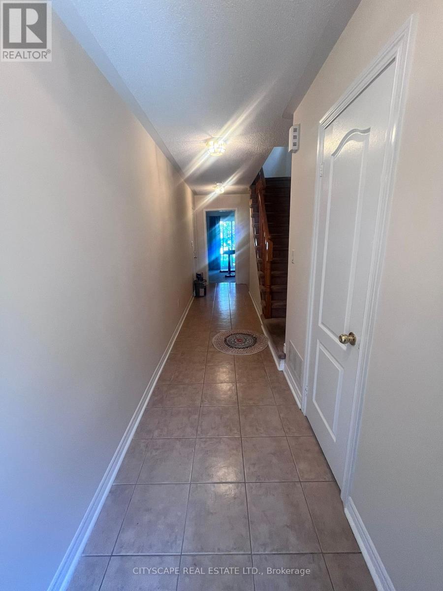 27 Frost King Lane, Toronto, Ontario  M9W 0A5 - Photo 4 - W12470628