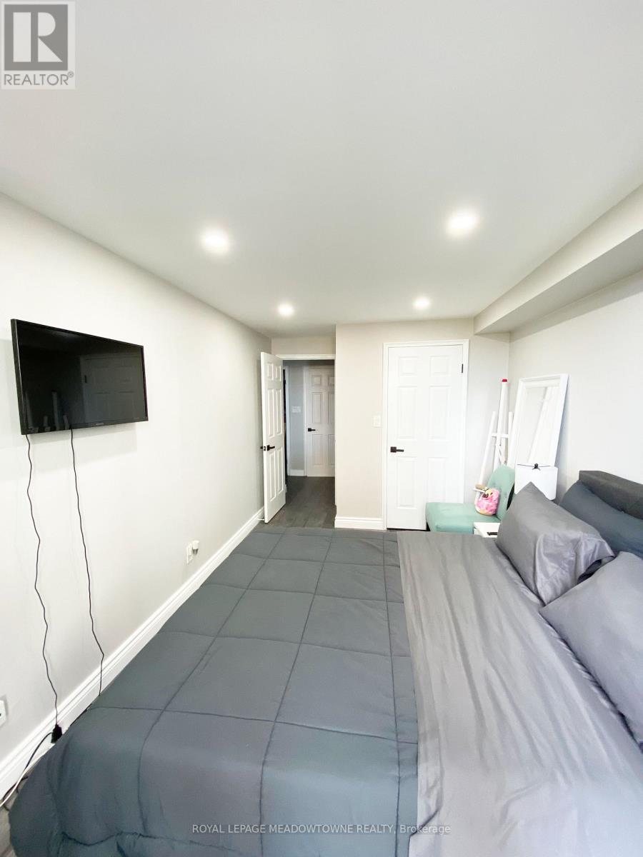 307 - 145 Hillcrest Avenue, Mississauga, Ontario  L5B 3Z1 - Photo 13 - W12470635