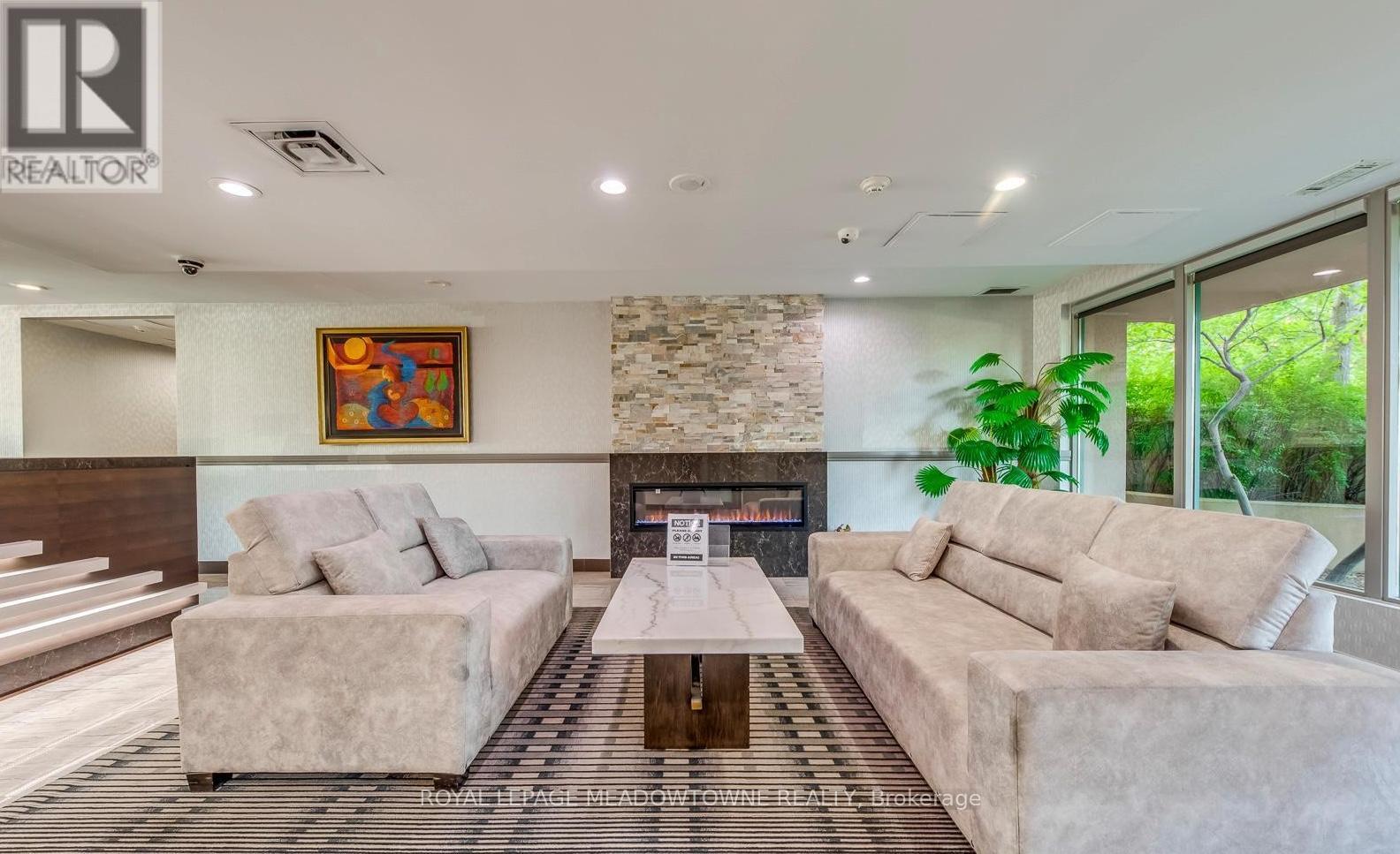 307 - 145 Hillcrest Avenue, Mississauga, Ontario  L5B 3Z1 - Photo 14 - W12470635
