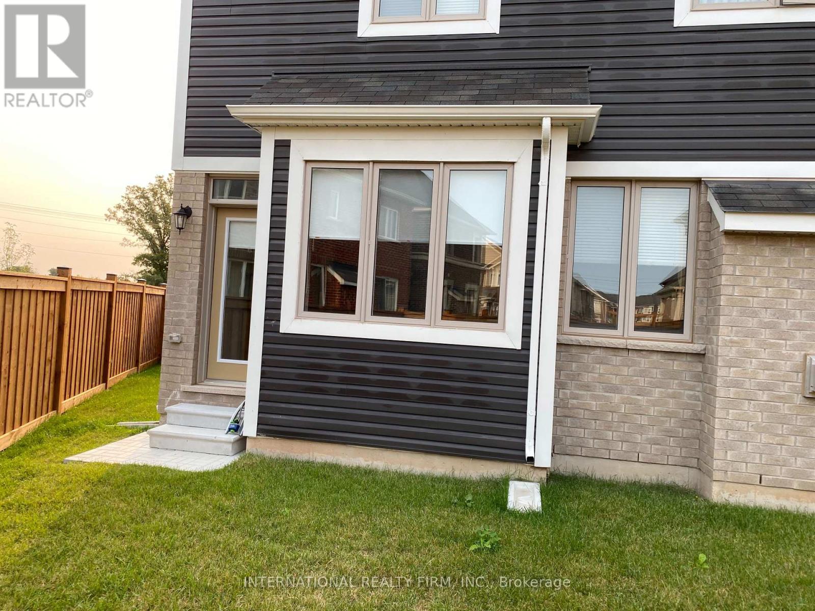 612 Juneberry Court, Milton, Ontario  L9E 1M8 - Photo 10 - W12470645