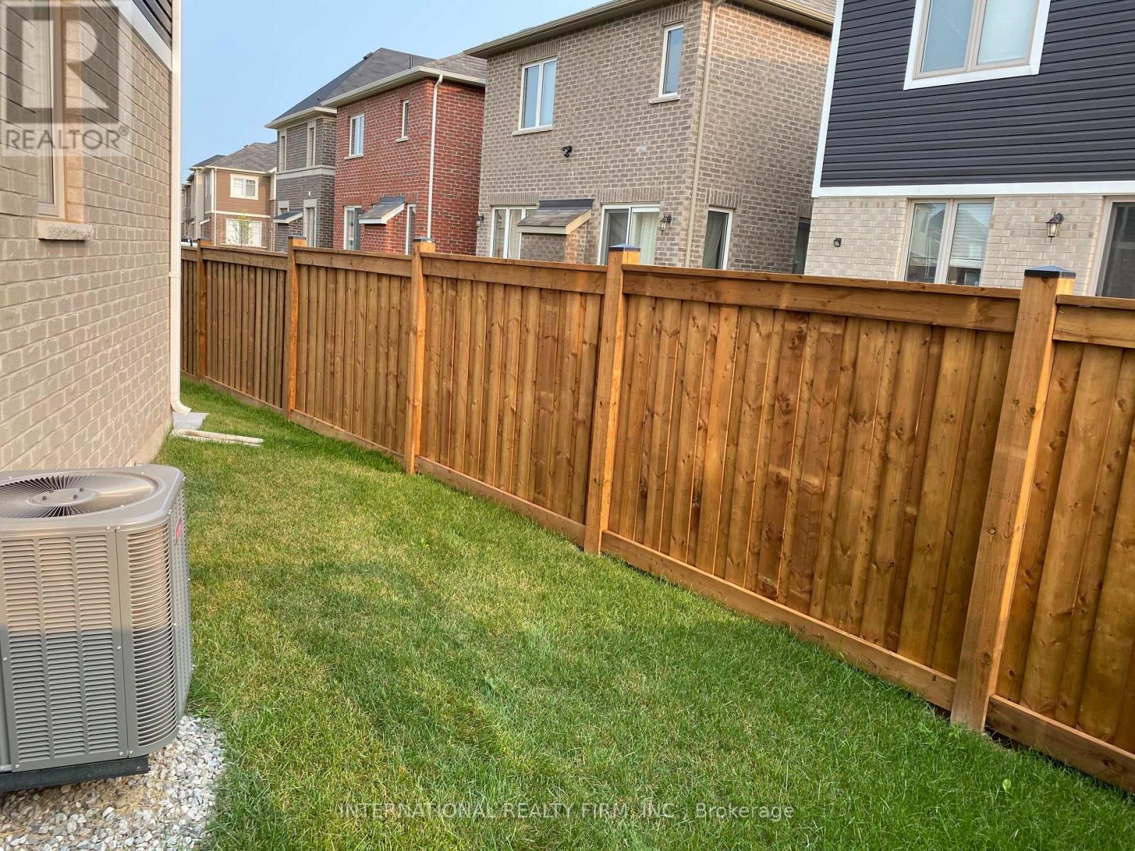612 Juneberry Court, Milton, Ontario  L9E 1M8 - Photo 12 - W12470645