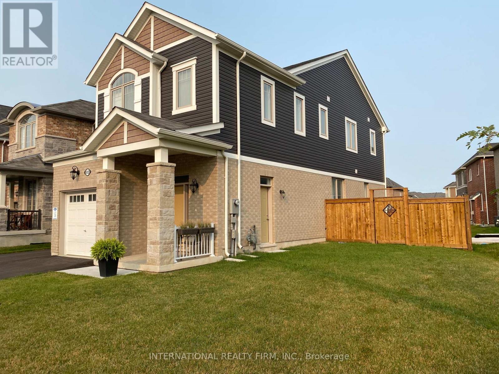 612 Juneberry Court, Milton, Ontario  L9E 1M8 - Photo 13 - W12470645